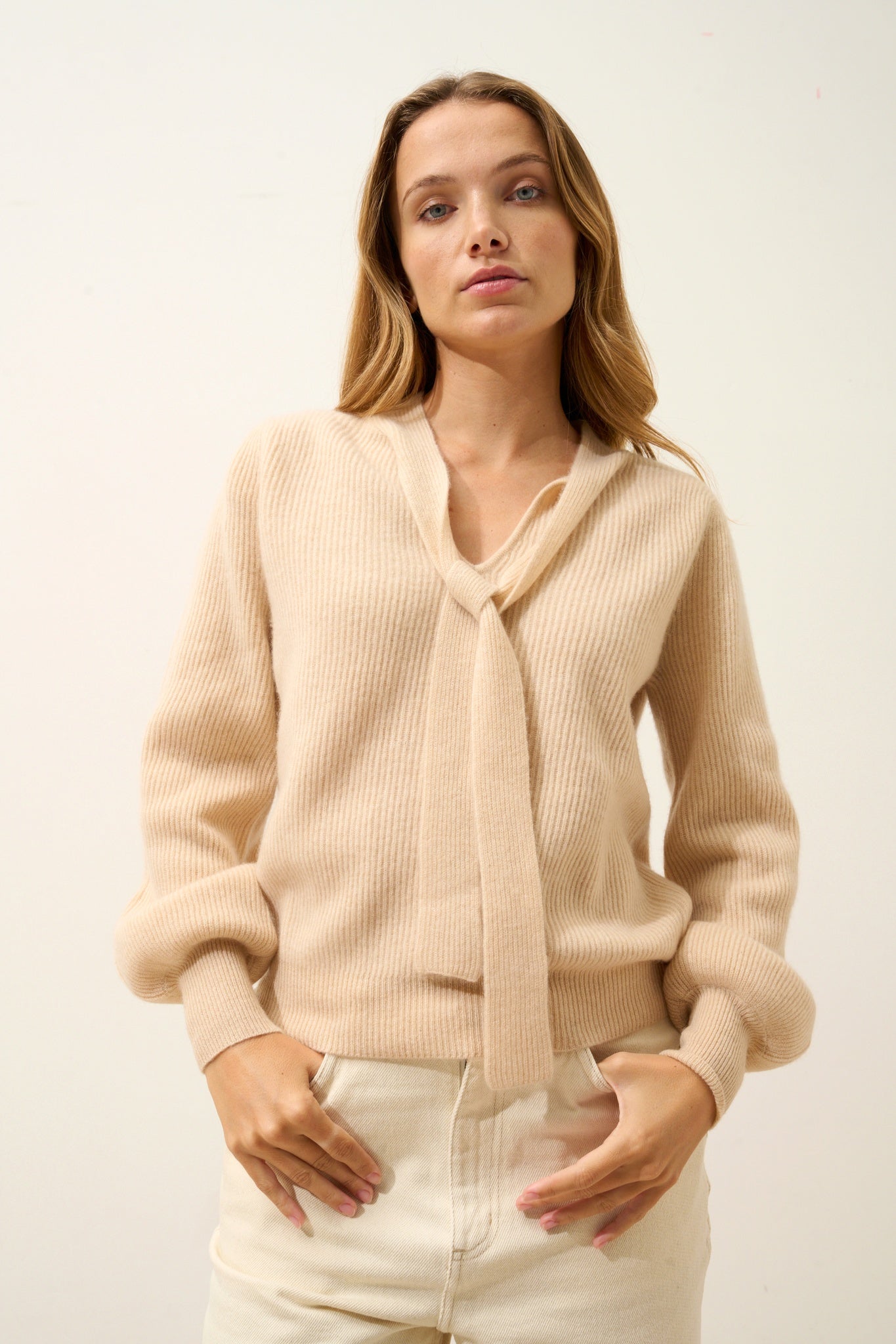 NOTY pull col lavallière sable