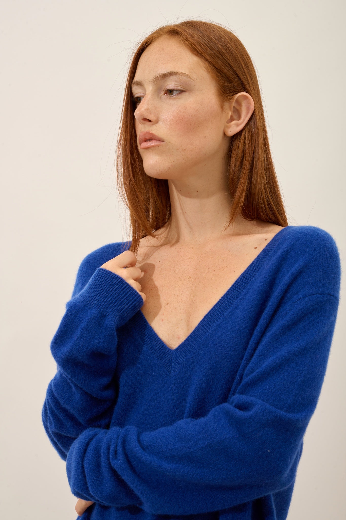 OPAL v-neck sweater ultramarine