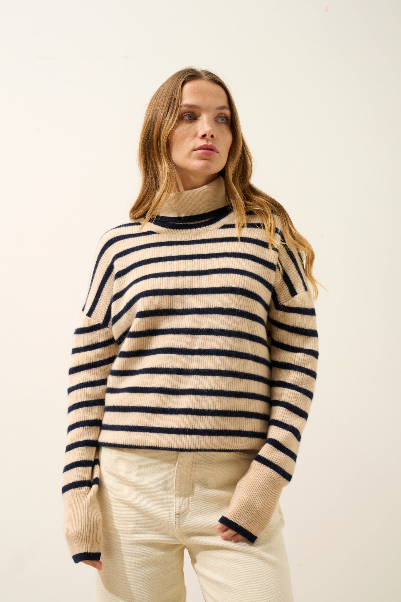 ORÉLIS pull col roulé bi-color navy/sable