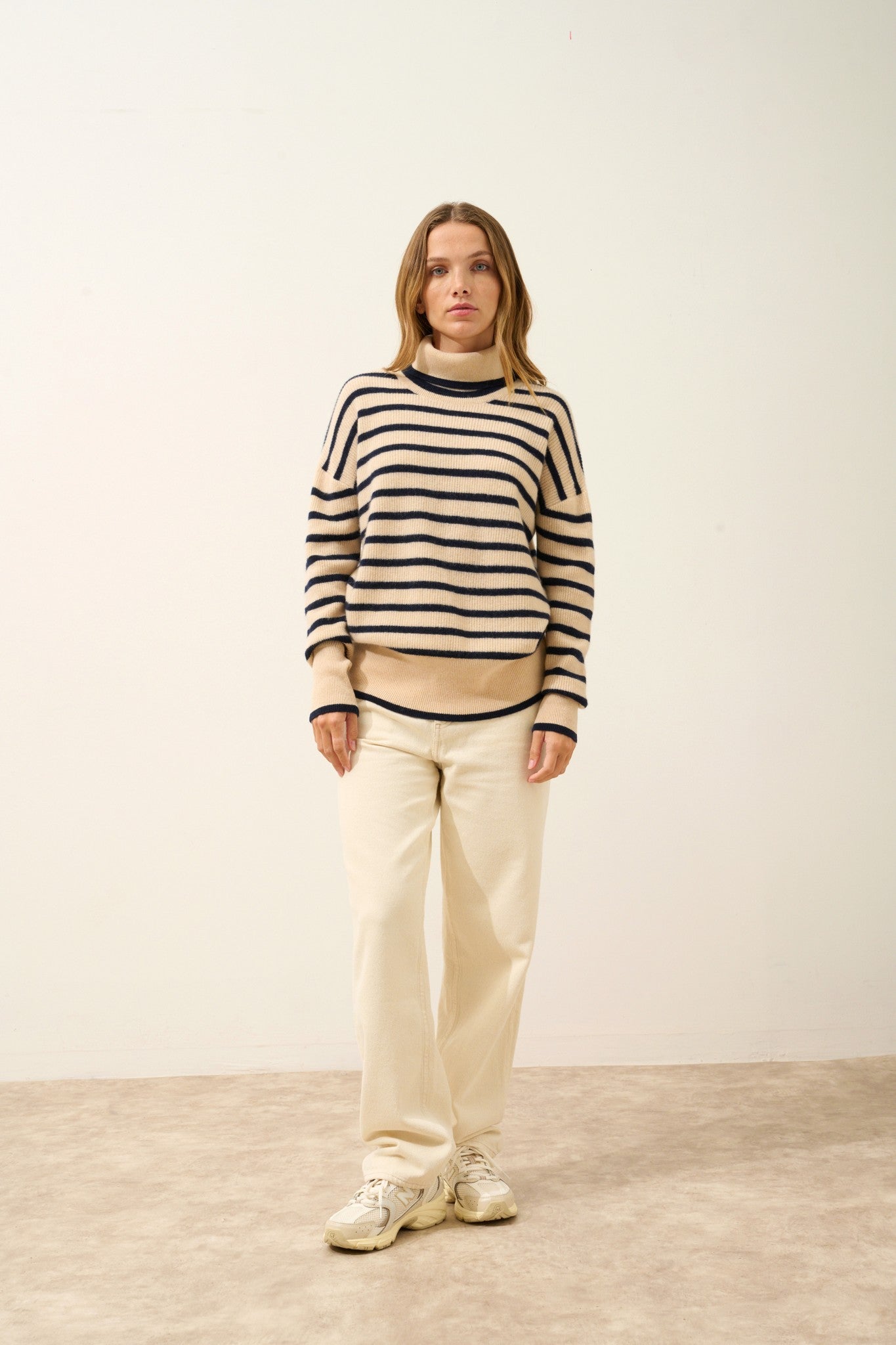 orélis pull col roulé bi-color navy/sable 100% cachemire