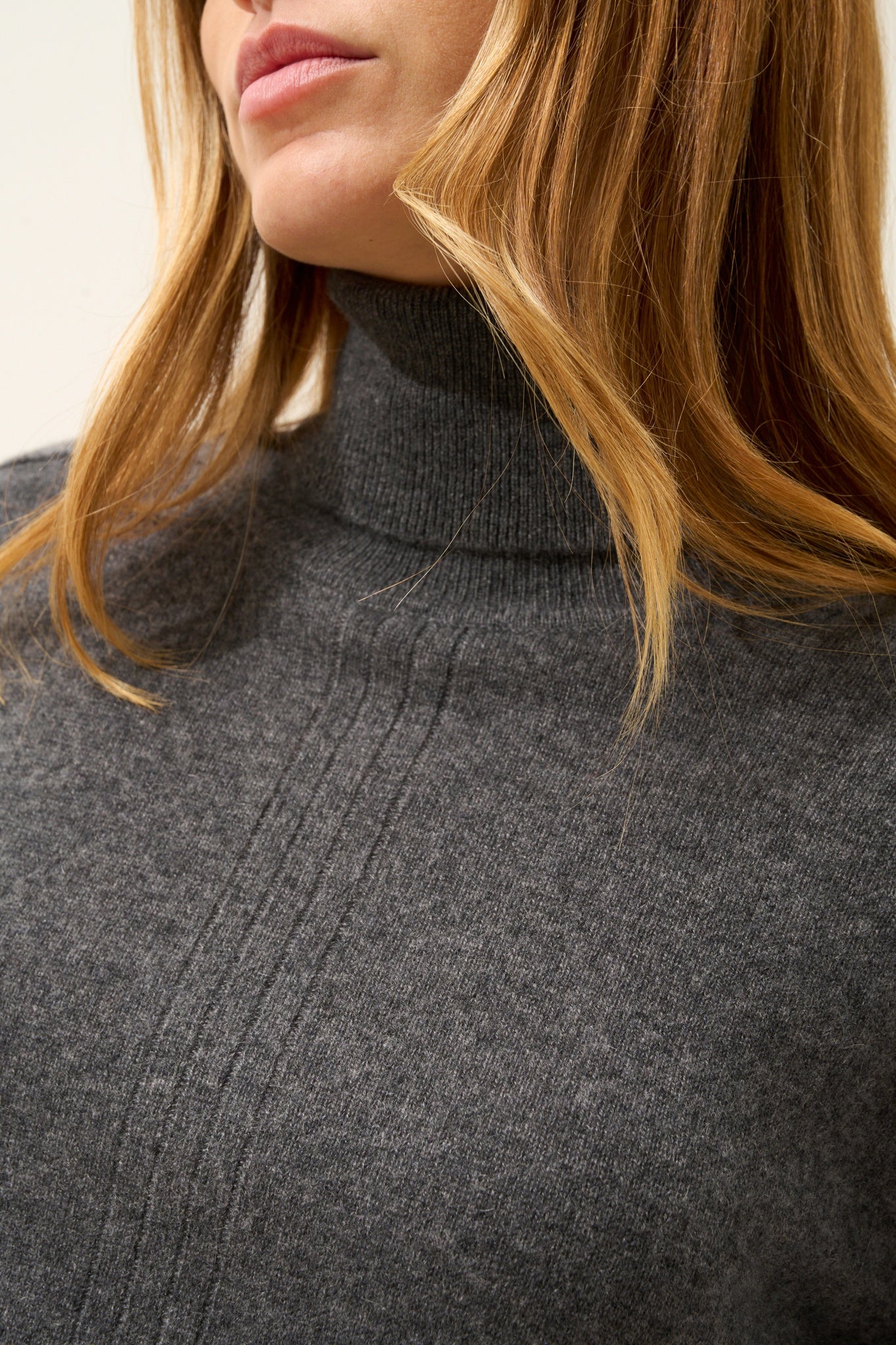 ORIANNE pull col roulé anthracite chiné