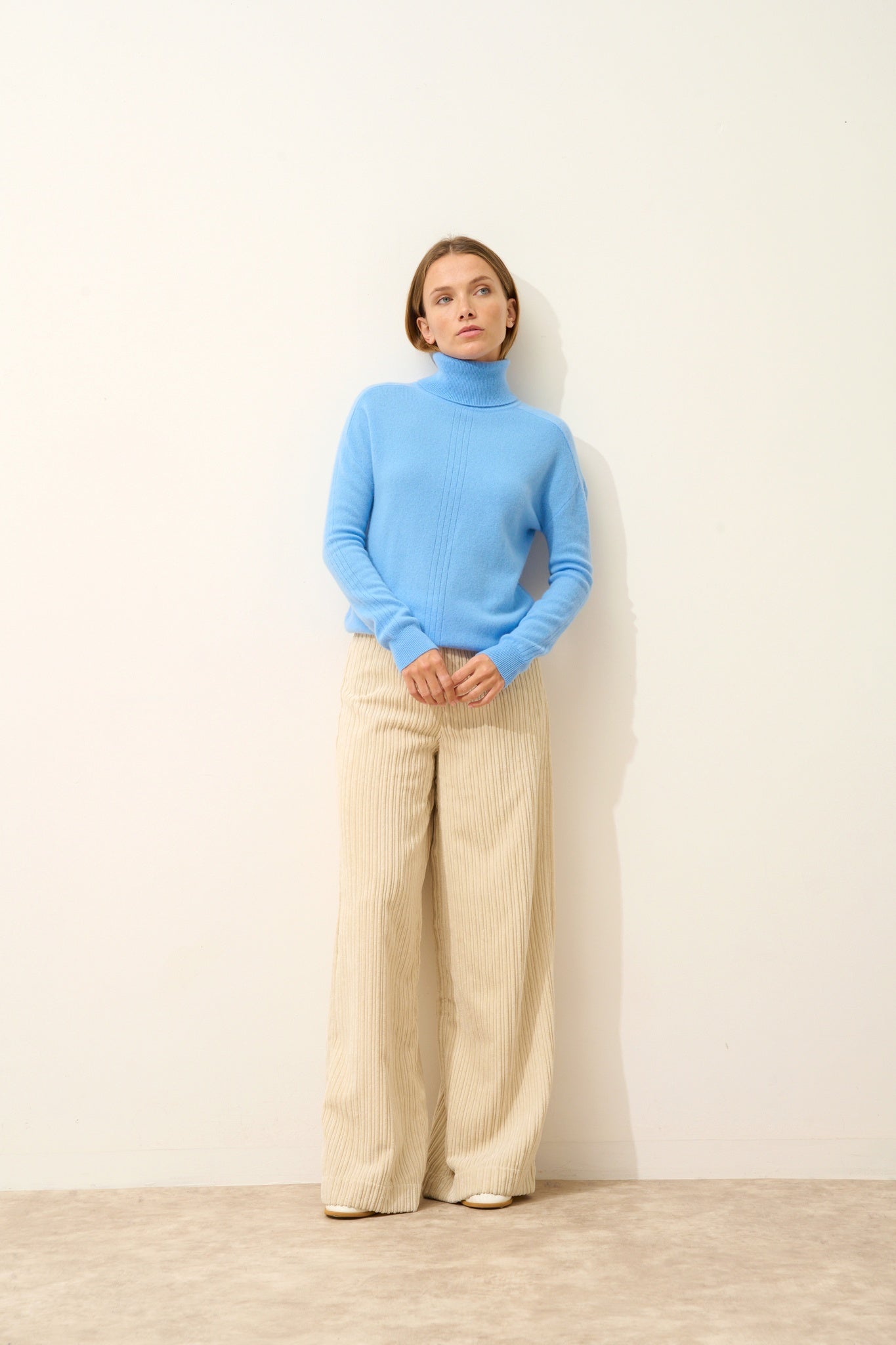 ORIANNE pull col roulé baby blue