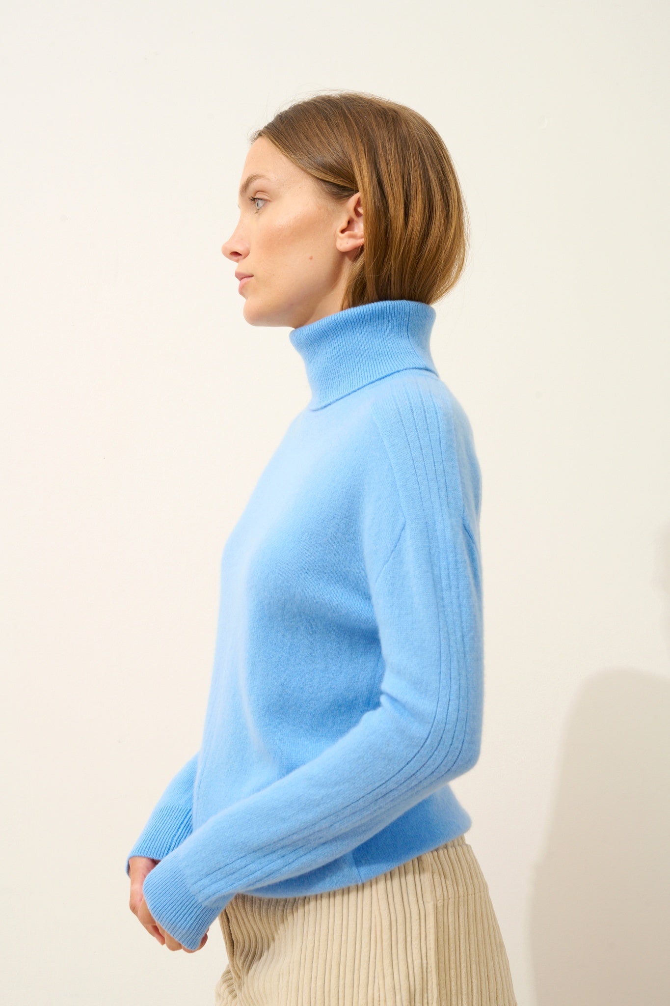 ORIANNE pull col roulé baby blue