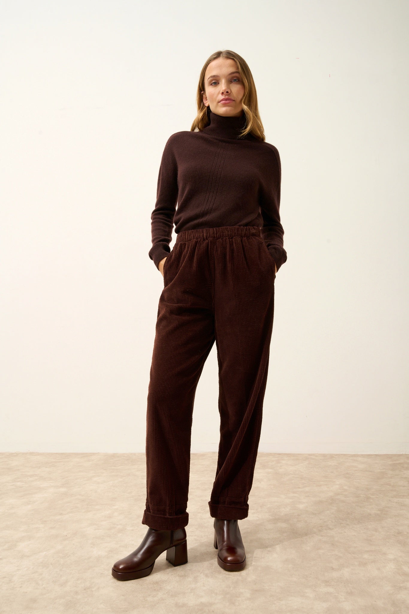 ORIANNE pull col roulé choco