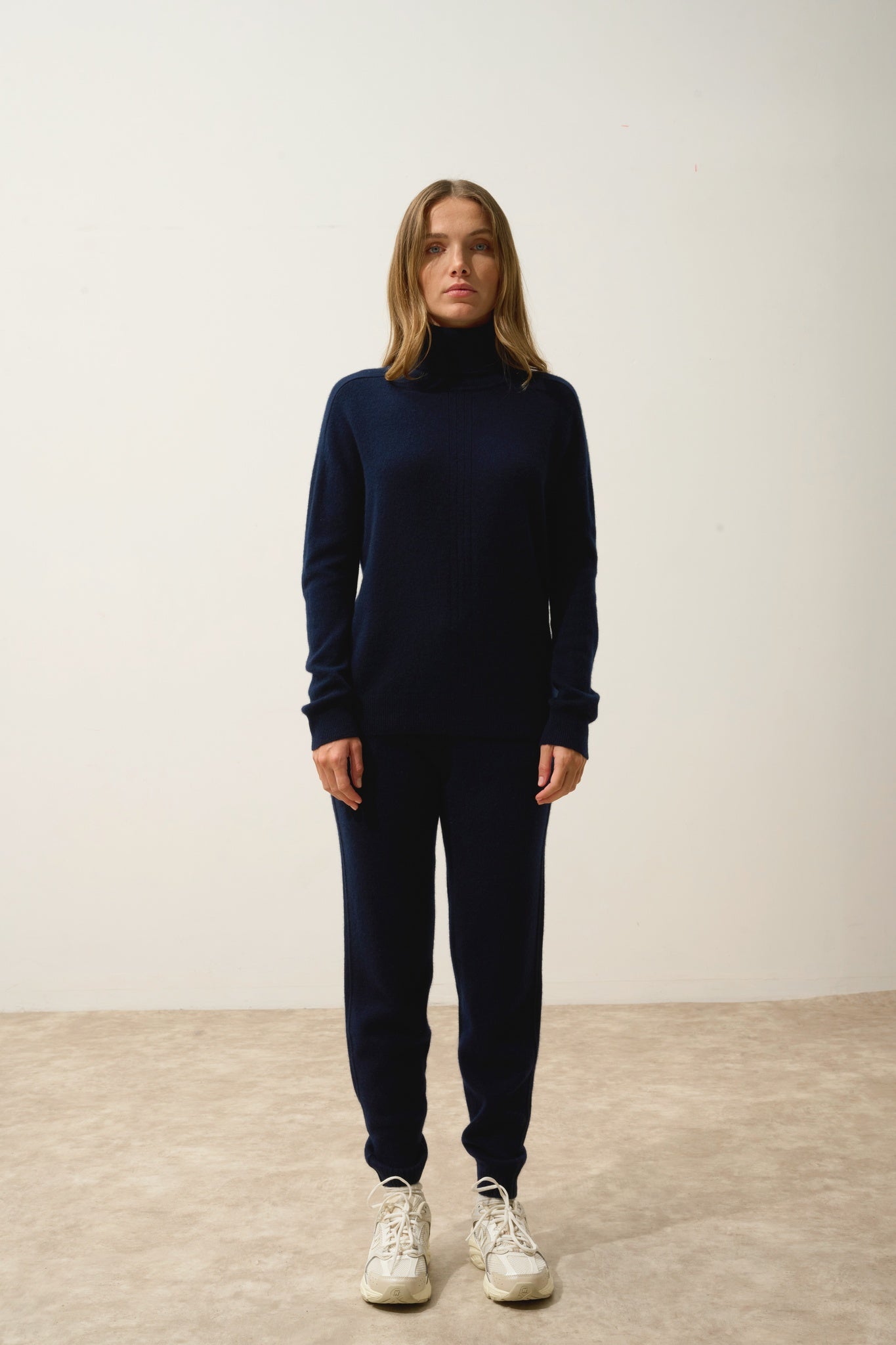 ORIANNE pull col roulé navy