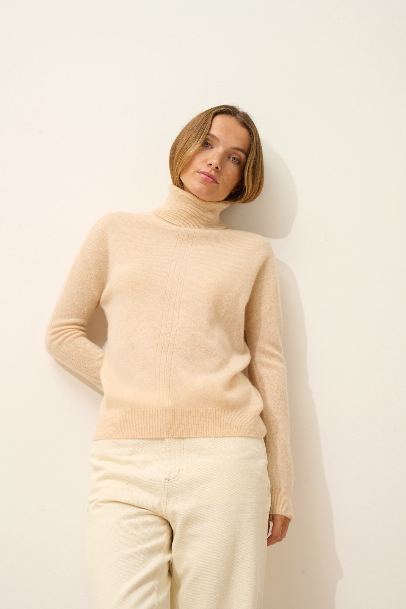 orianne pull col roulé sable 100% cachemire