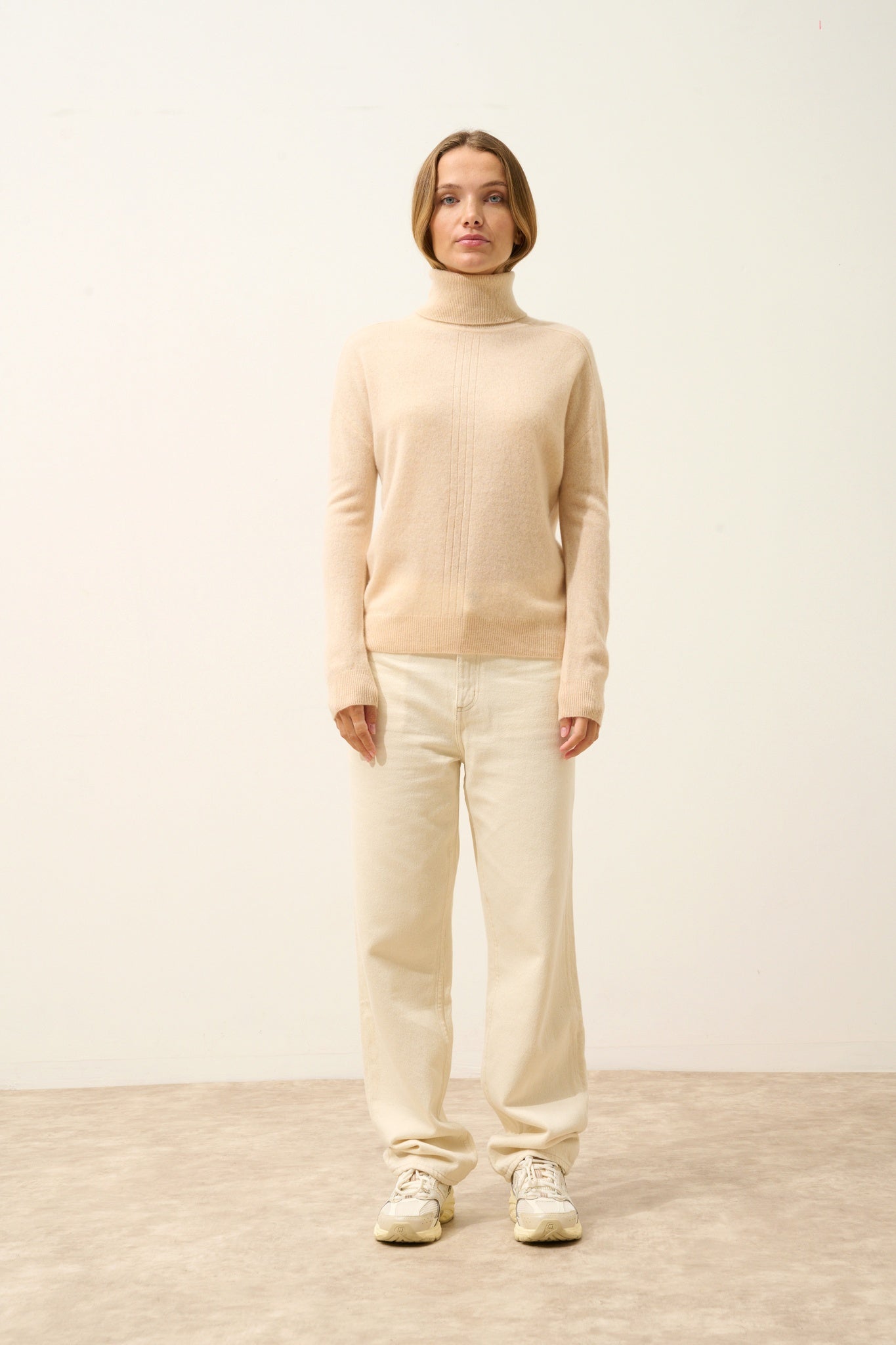 ORIANNE pull col roulé sable