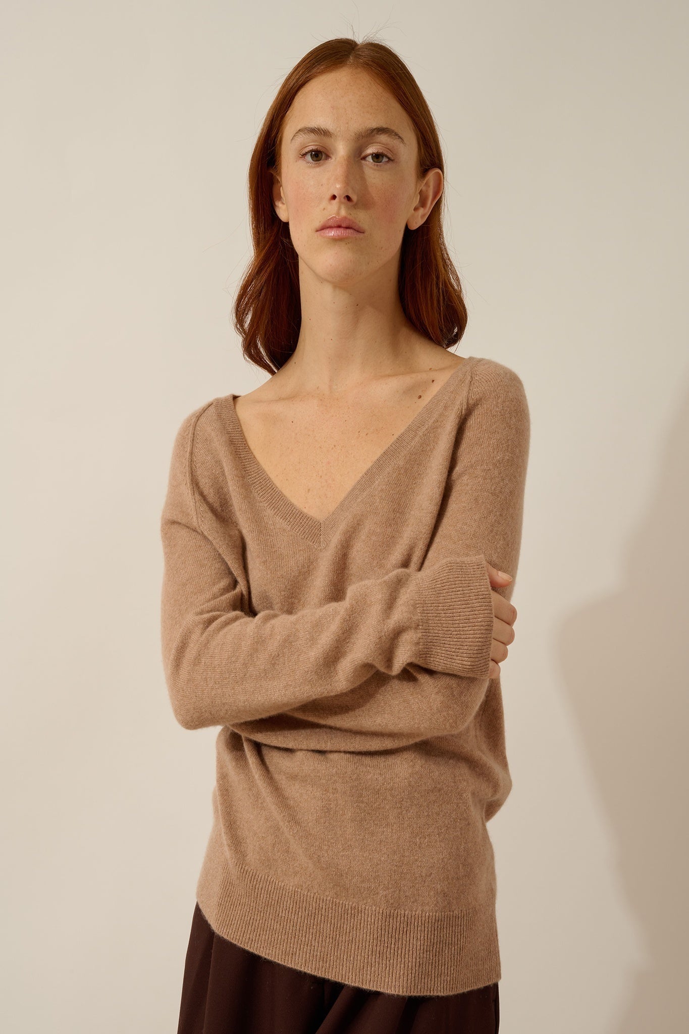 PHOEBE camel heather V-neck sweater