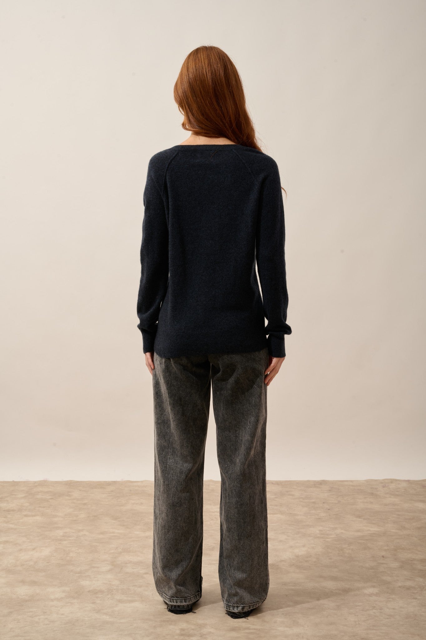 phoebe pull col v caviar