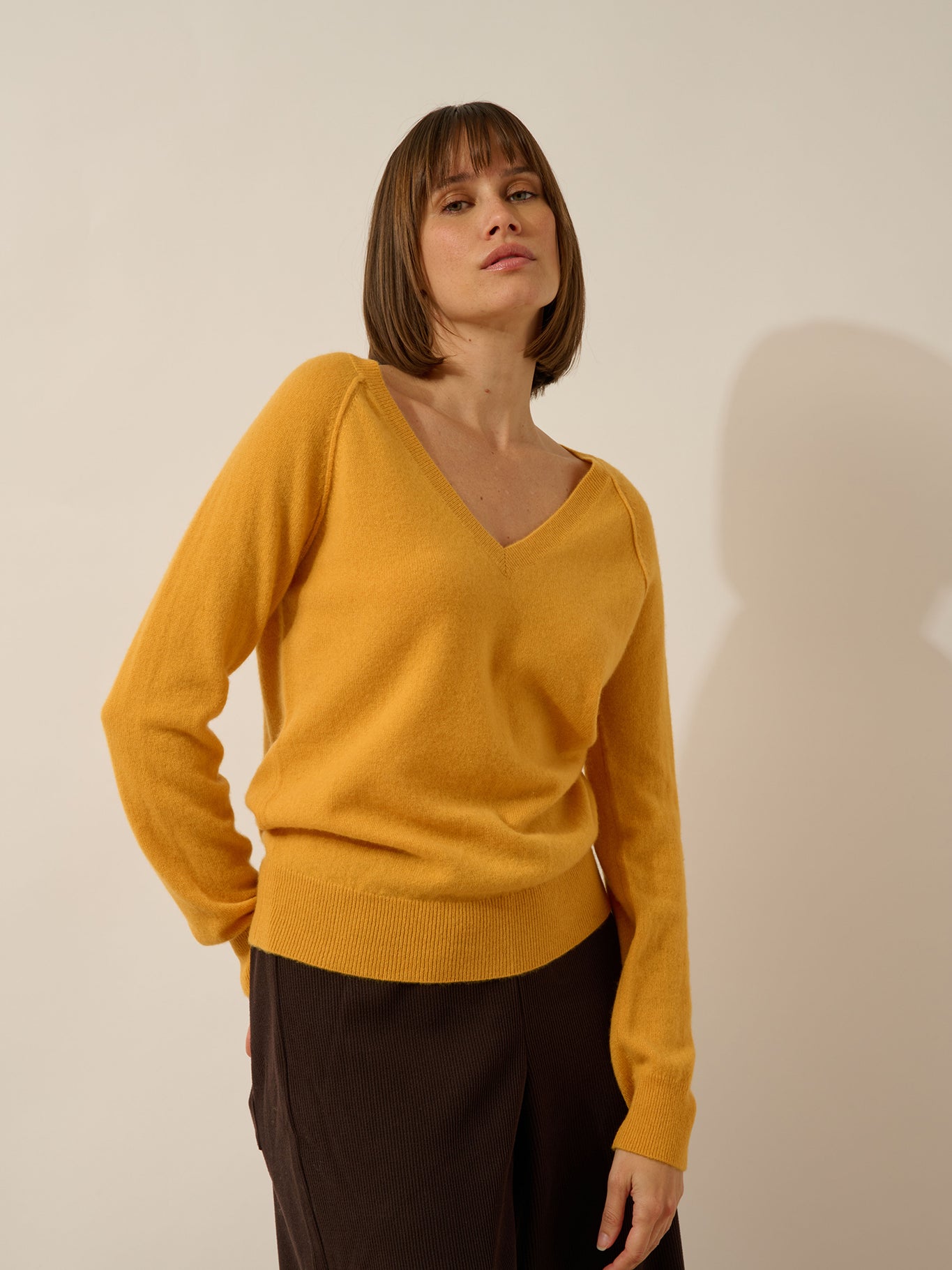 PHOEBE v-neck sweater turmeric