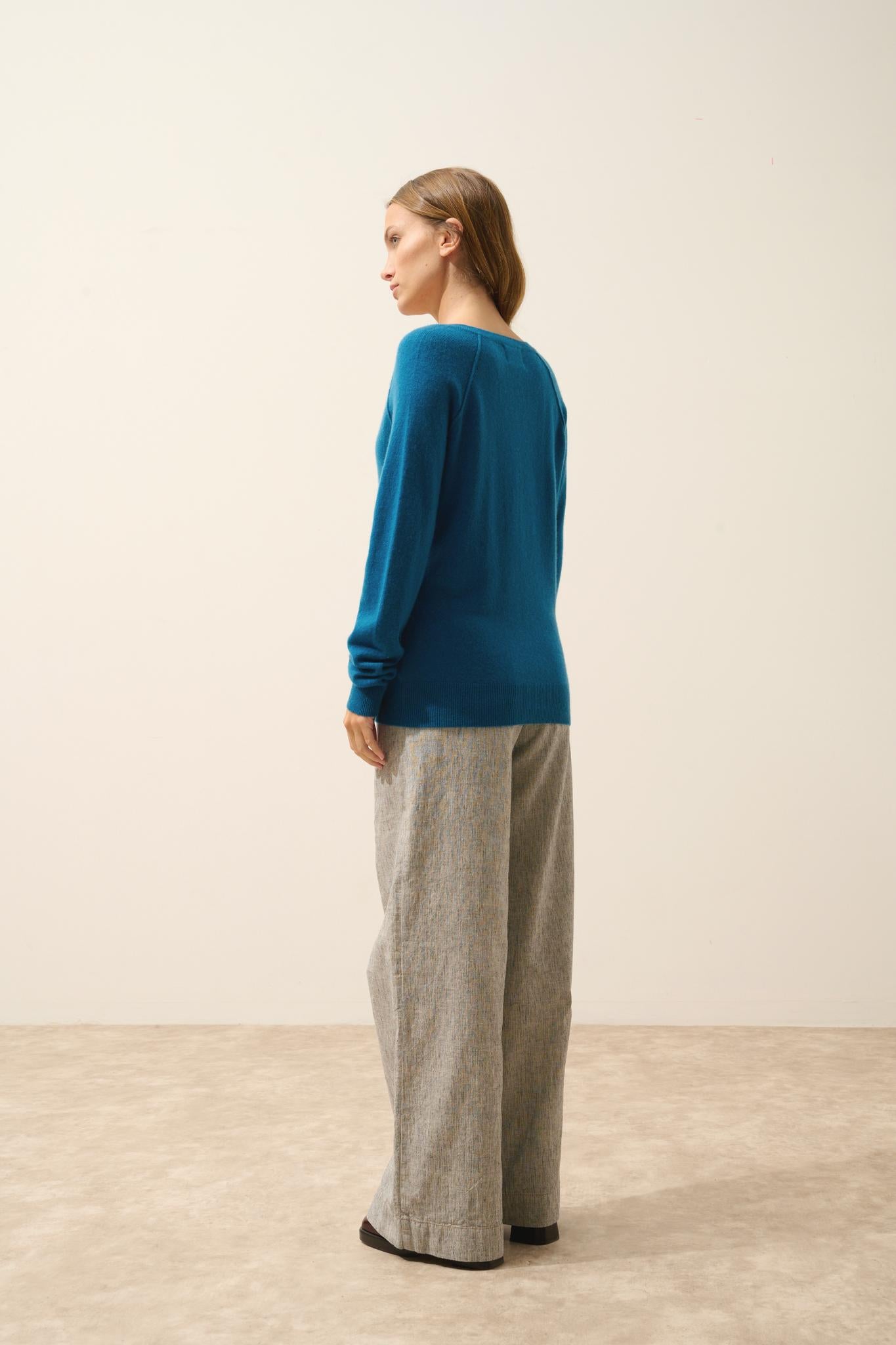 PHOEBE peacock v-neck sweater