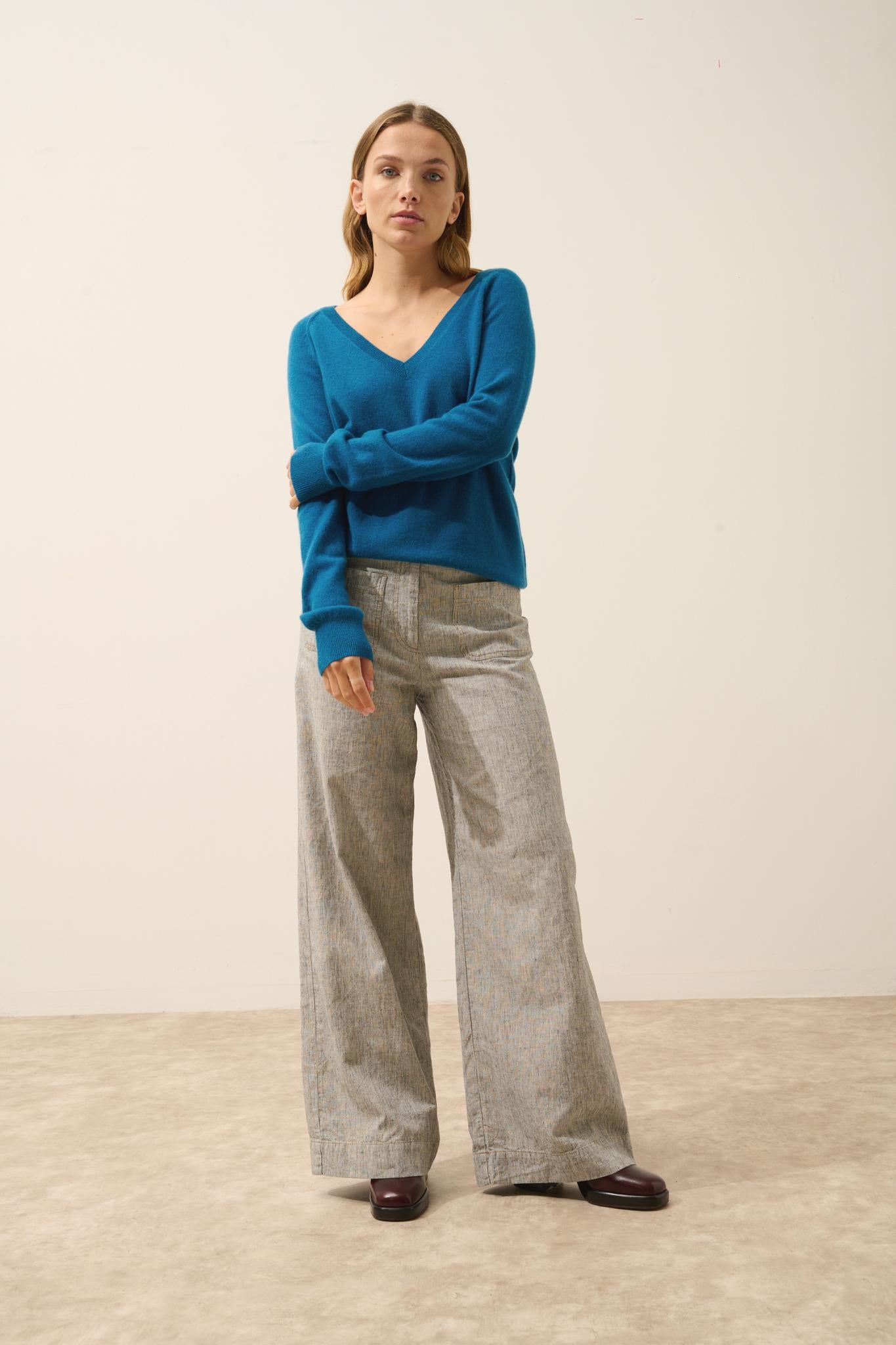 PHOEBE peacock v-neck sweater
