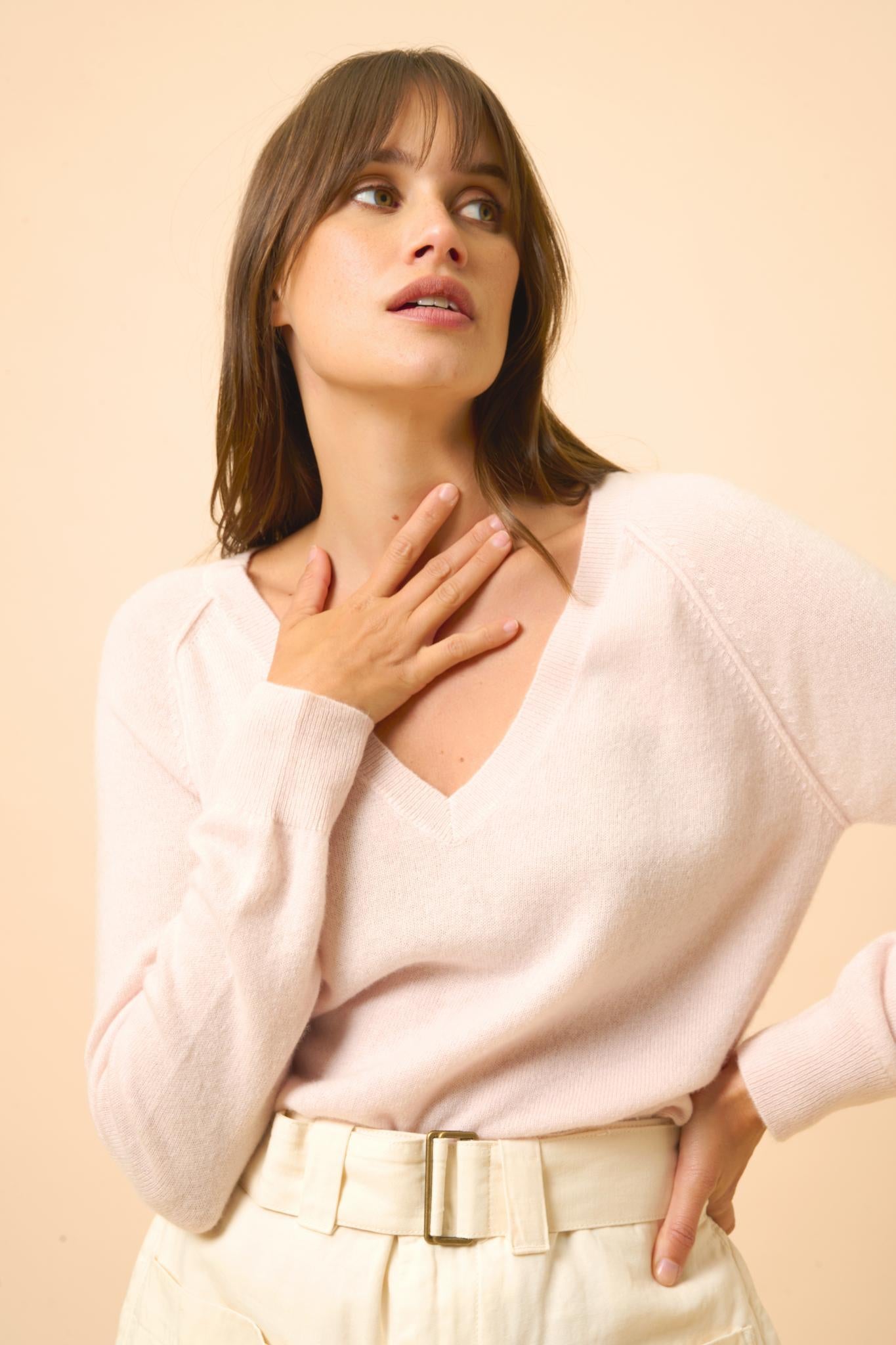 PHOEBE v-neck sweater powder