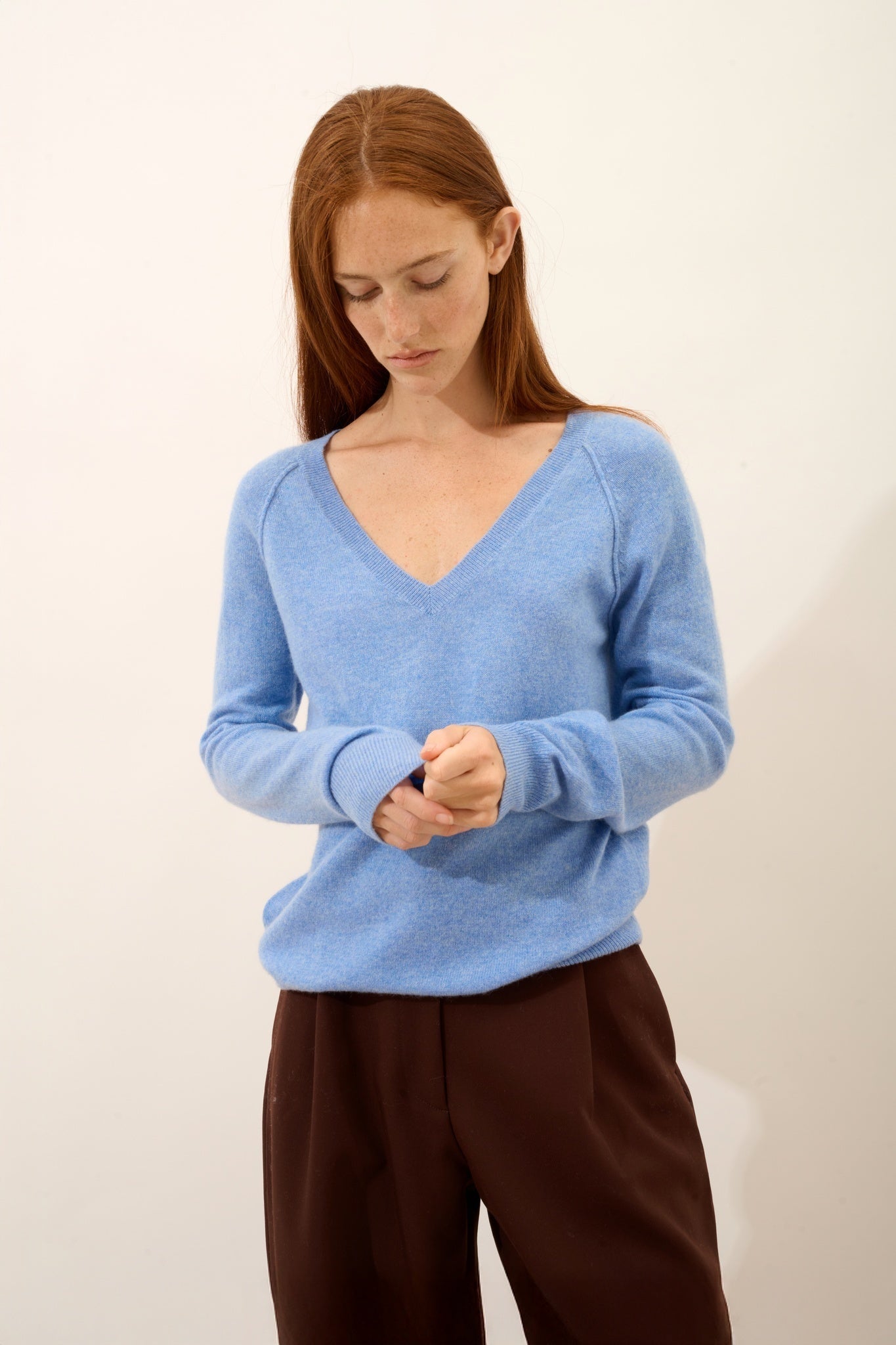 PHOEBE v-neck sweater sky