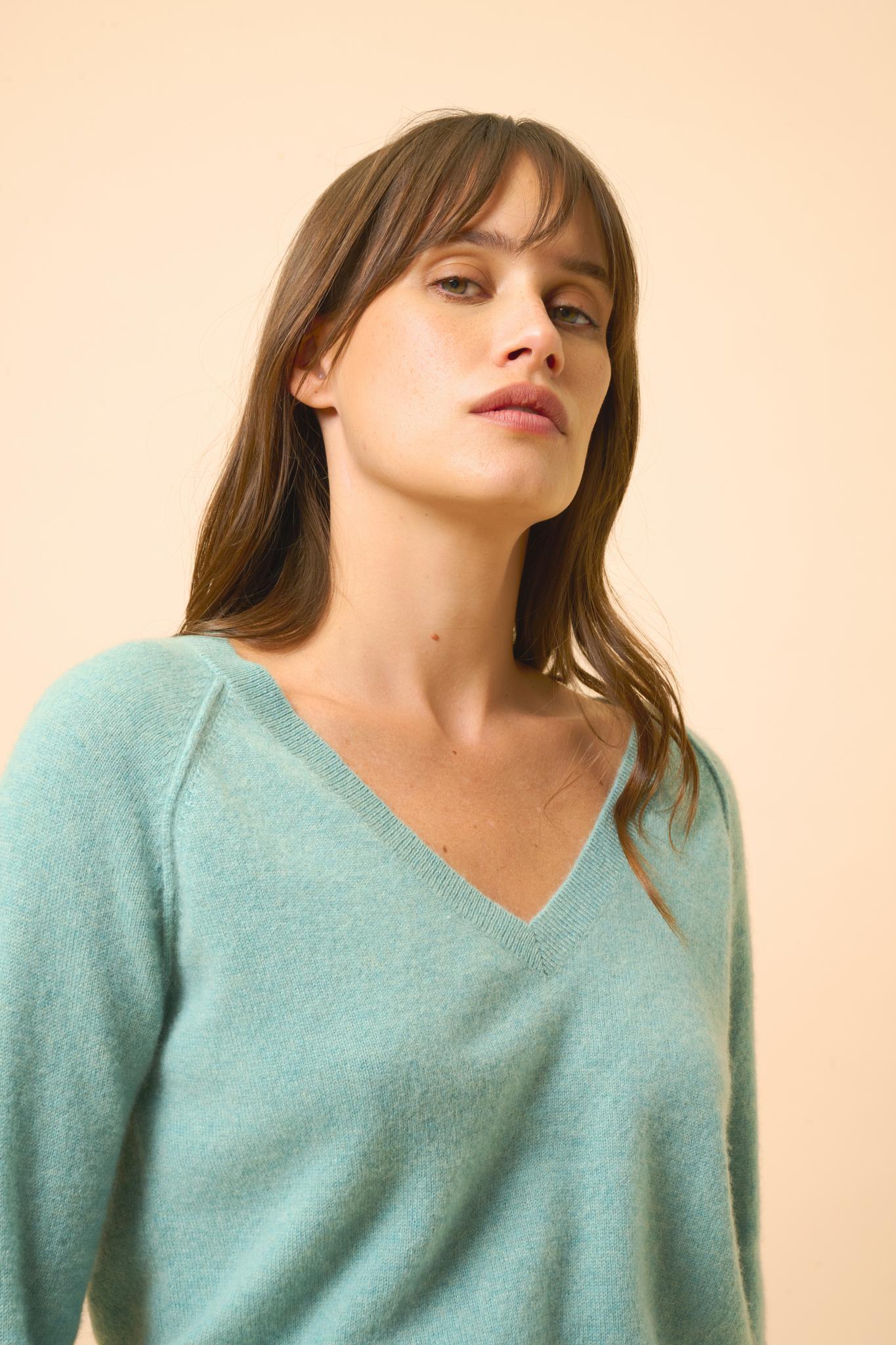 PHOEBE v-neck sweater mottled green