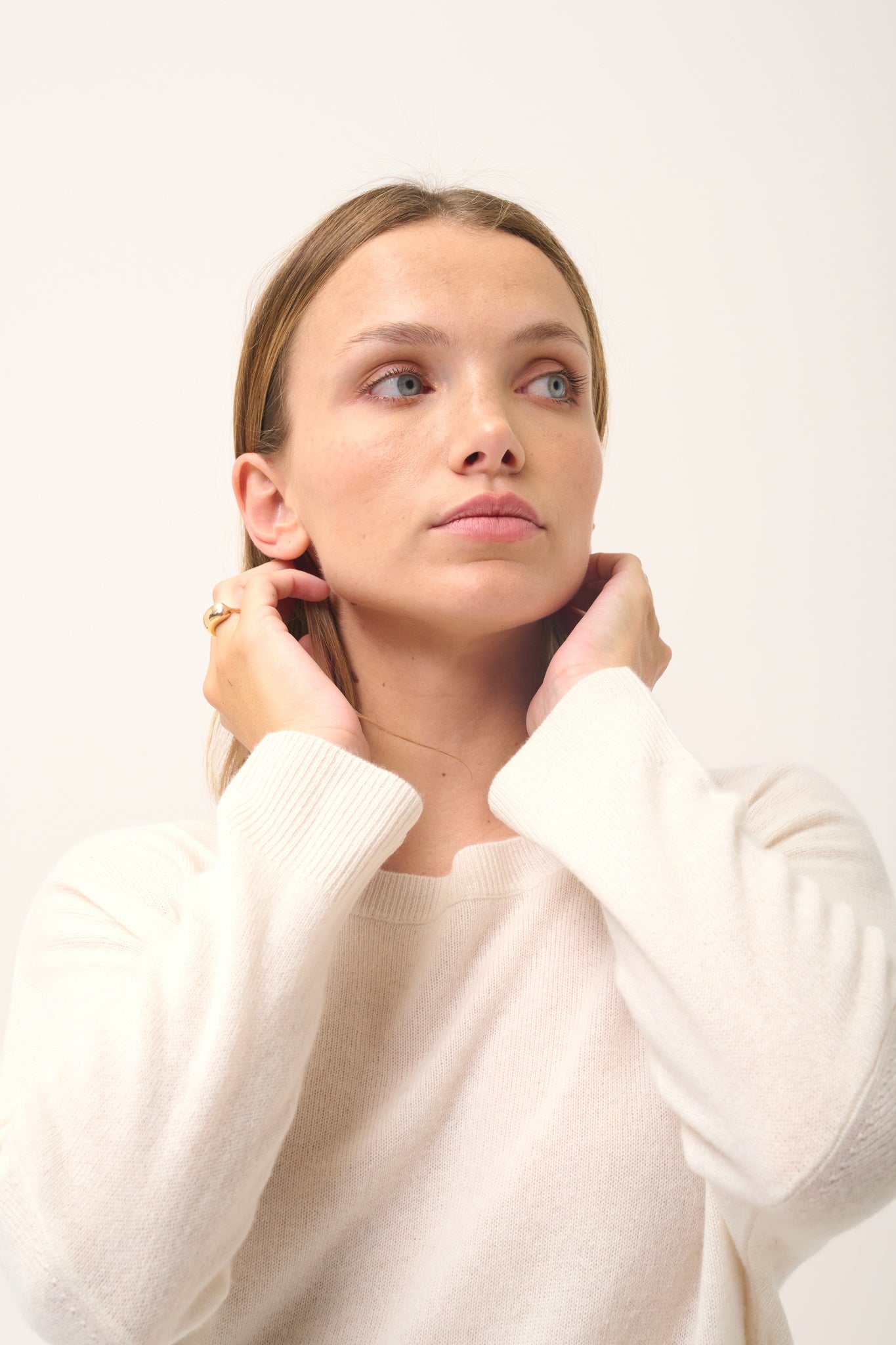 REBECCA round-neck sweater ivory