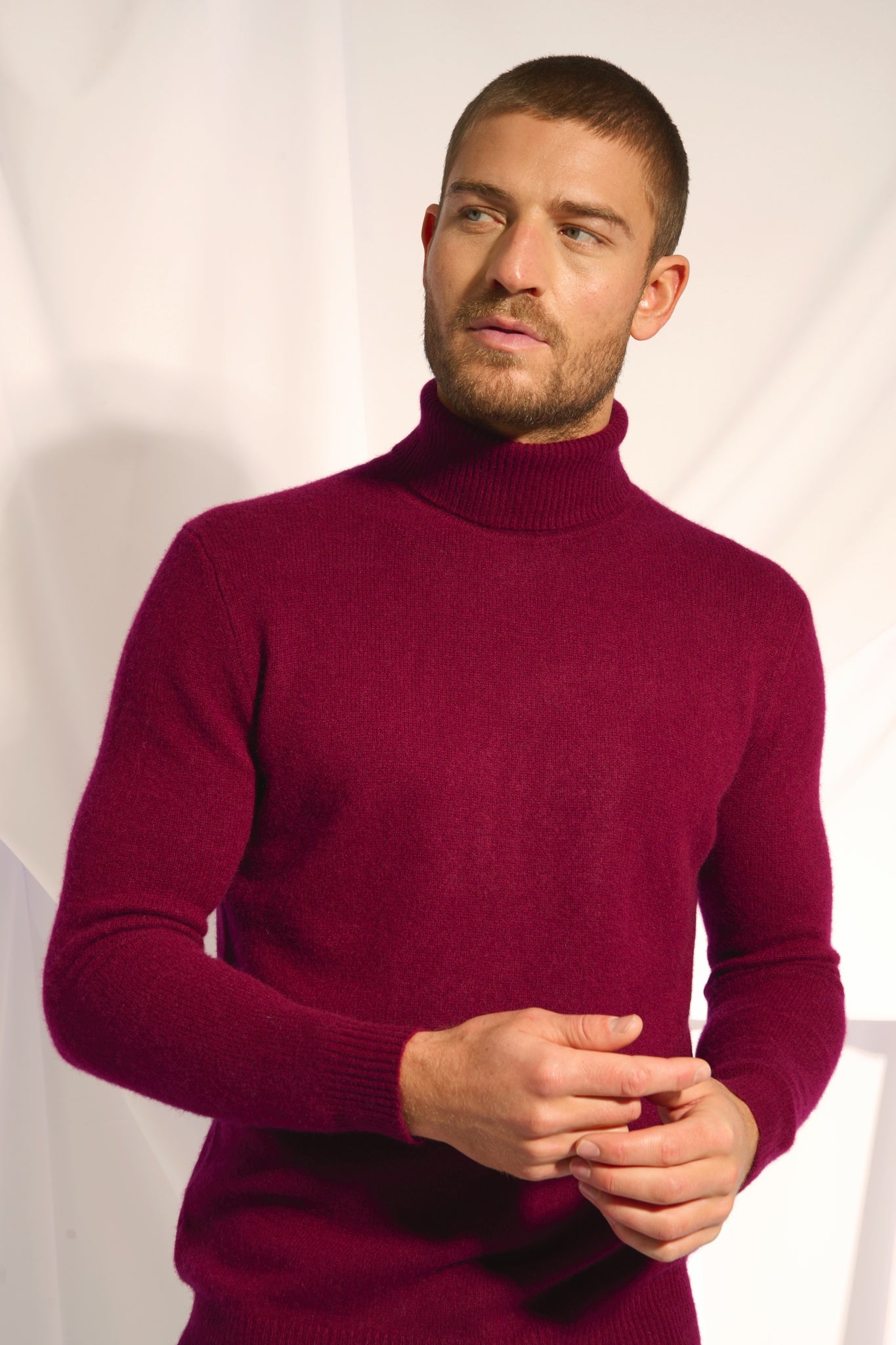 SACHA pull col roulé bordeaux