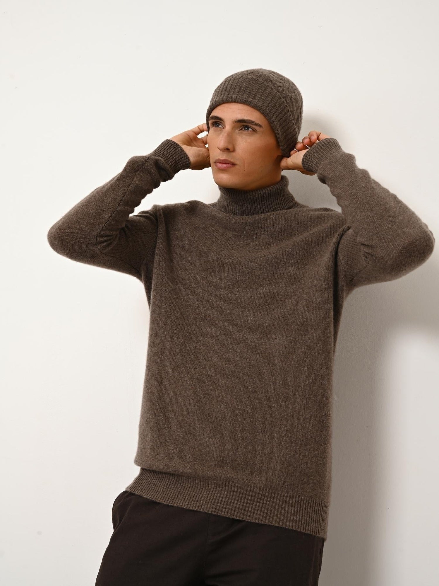 SACHA taupe heathered turtleneck sweater