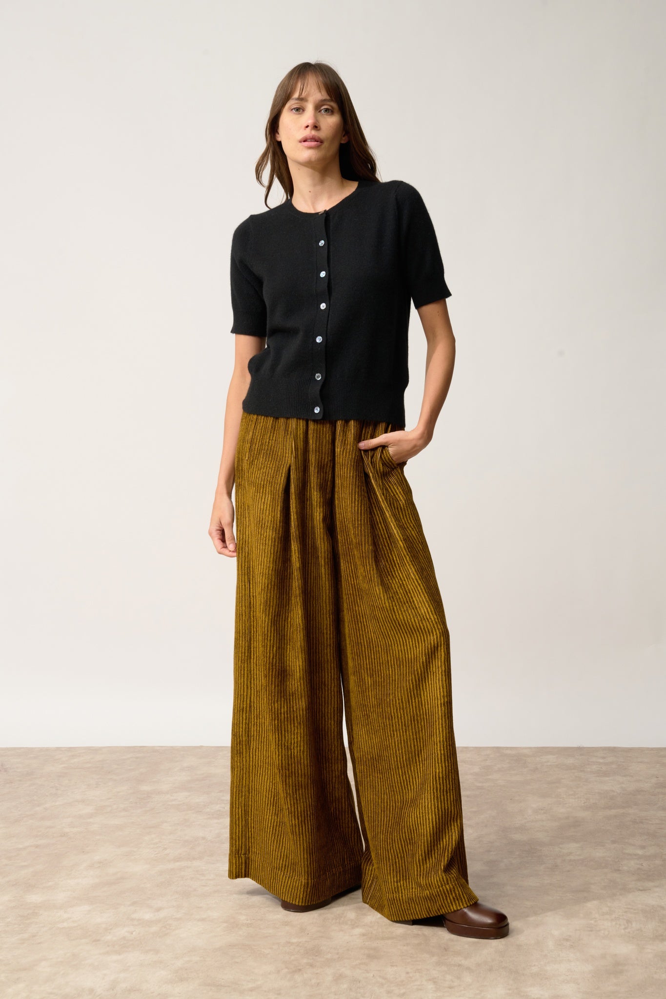 SAMUEL black round neck cardigan