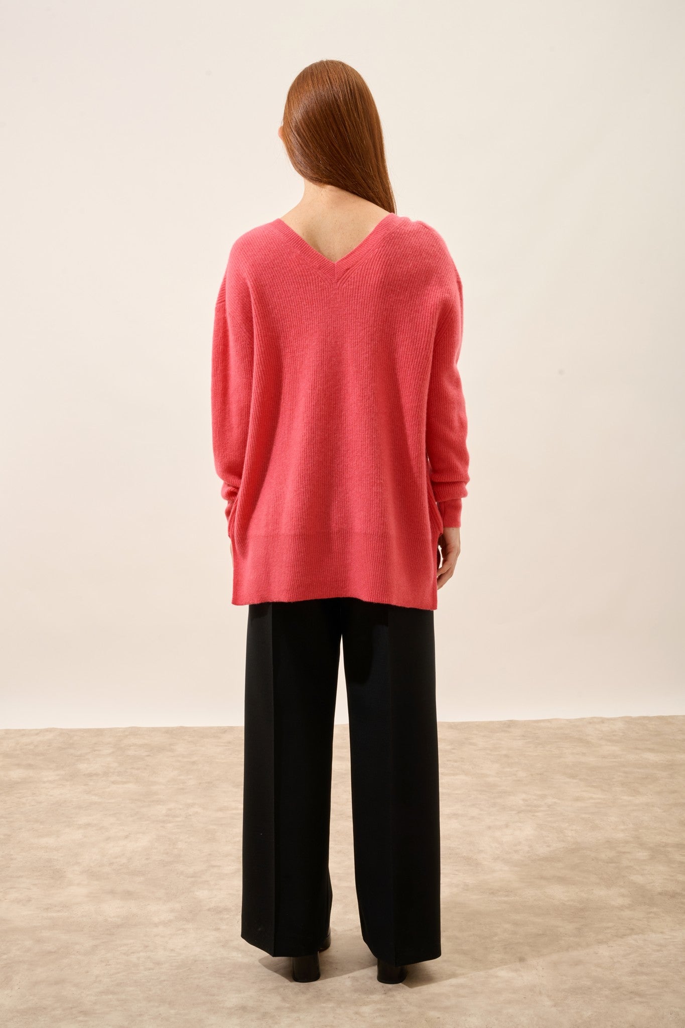 serélis pull col v devant et dos fraise 100% cachemire