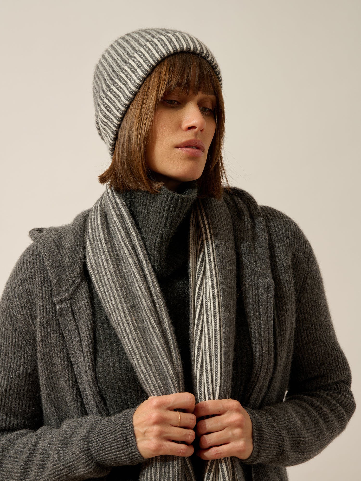 SLOANNE bonnet anthracite chiné_ivoire