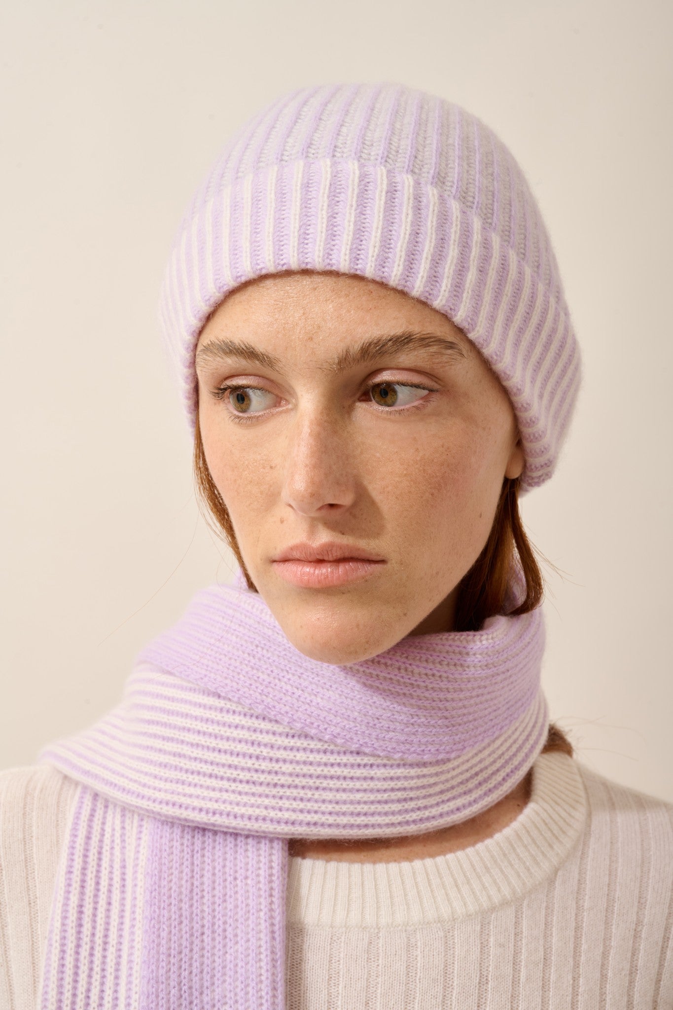 sloanne bonnet mauve_neige 100% cachemire