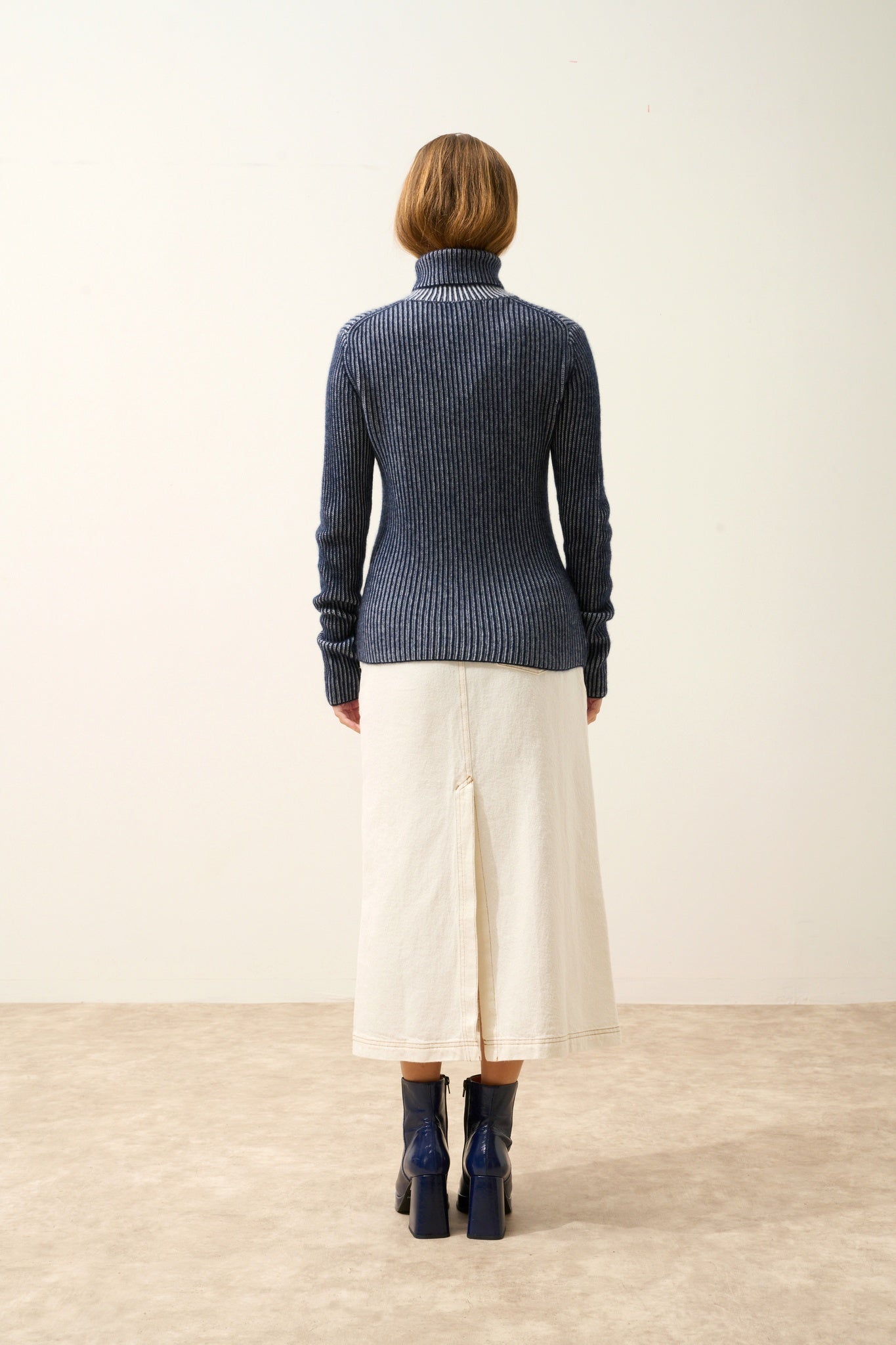 SOMNIA 4-ply navy/snow turtleneck sweater