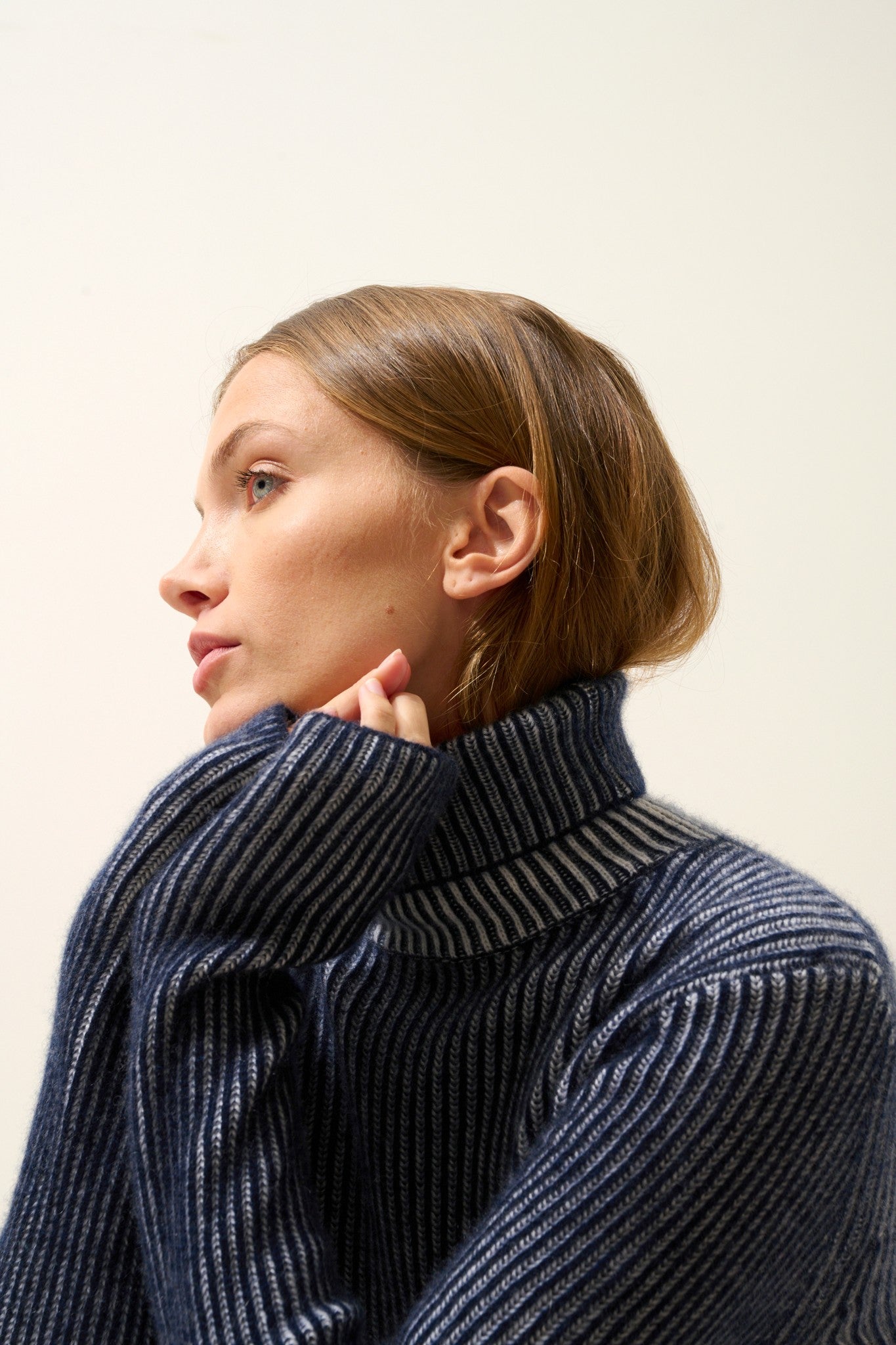 somnia pull col roulé 4 fils navy/neige 100% cachemire