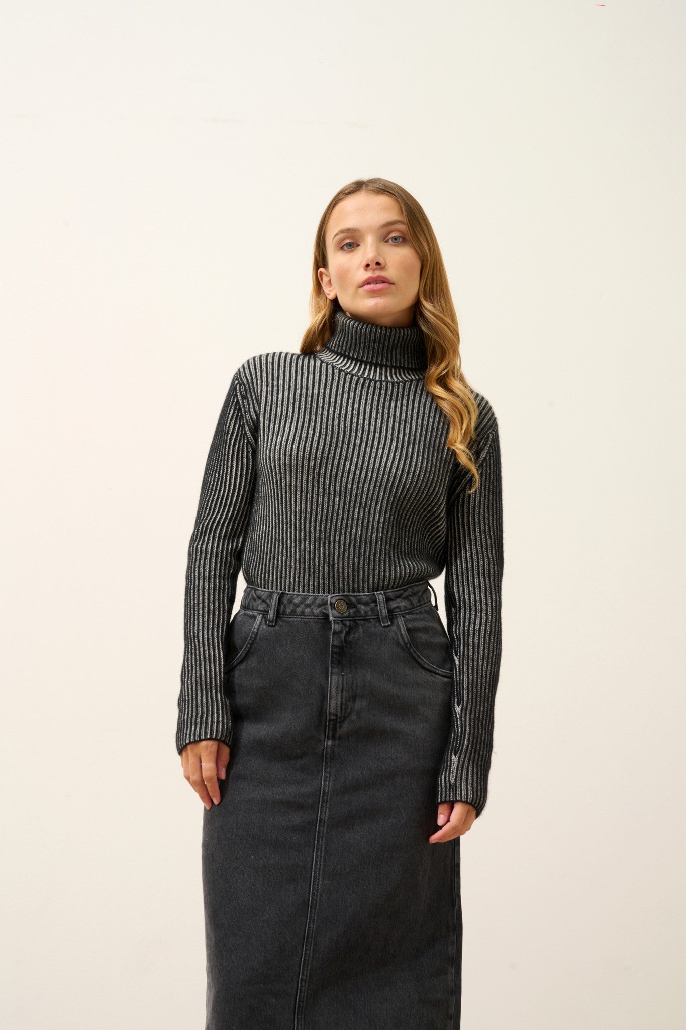 somnia pull col roulé 4 fils noir/ivoire 100% cachemire