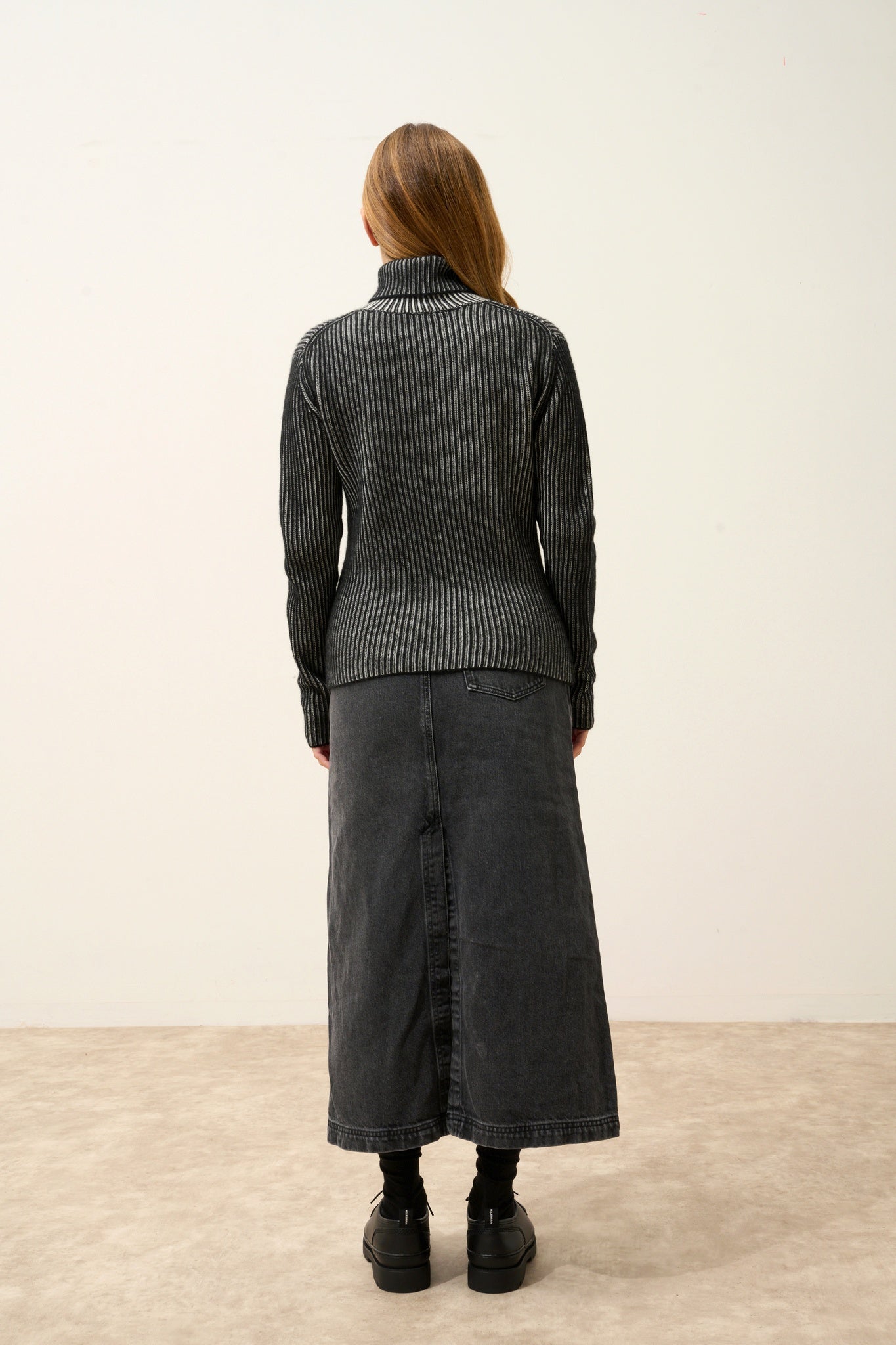 SOMNIA pull col roulé 4 fils noir/ivoire