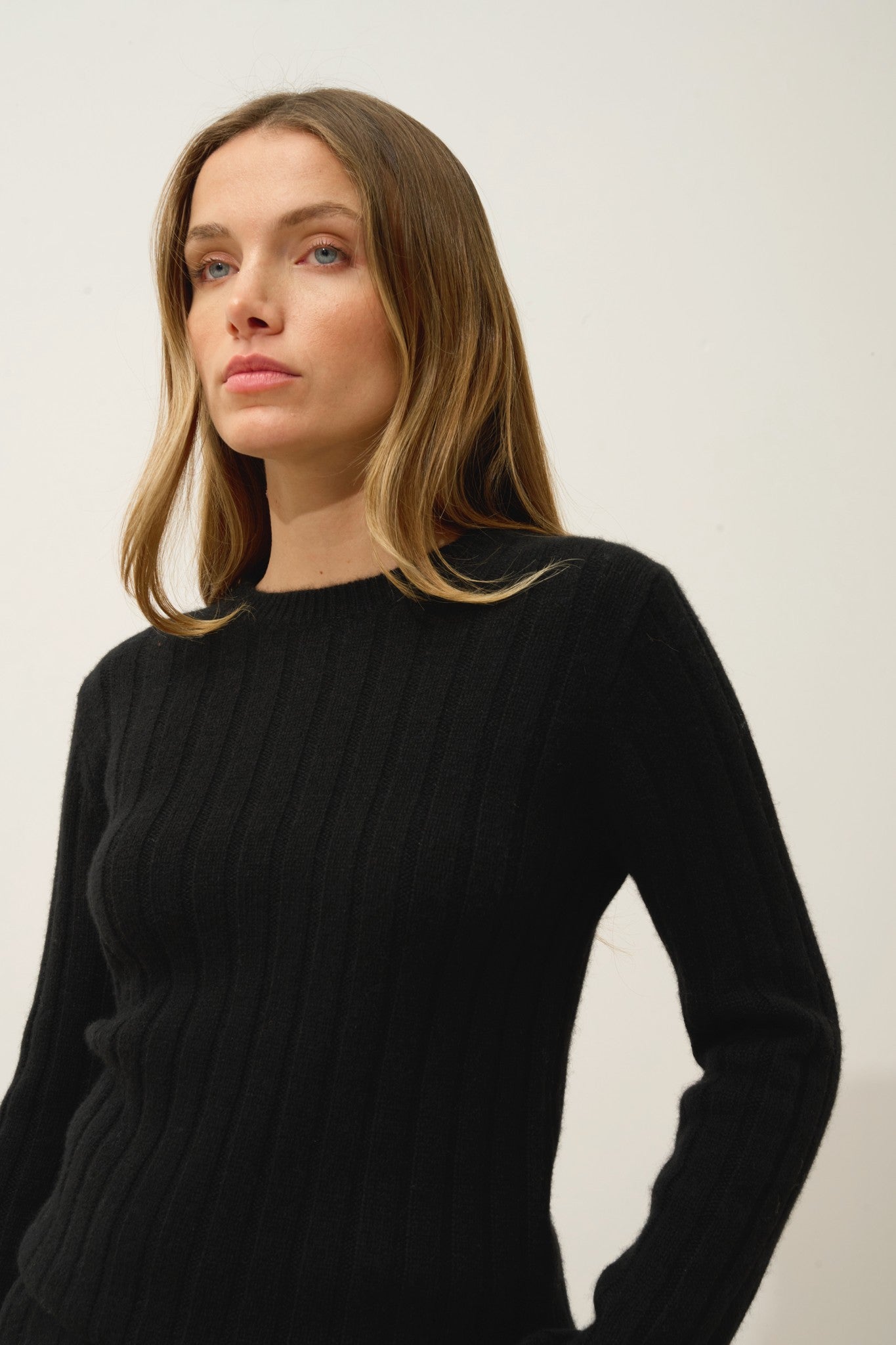 sorrel pull col rond 6 fils noir 100% cachemire