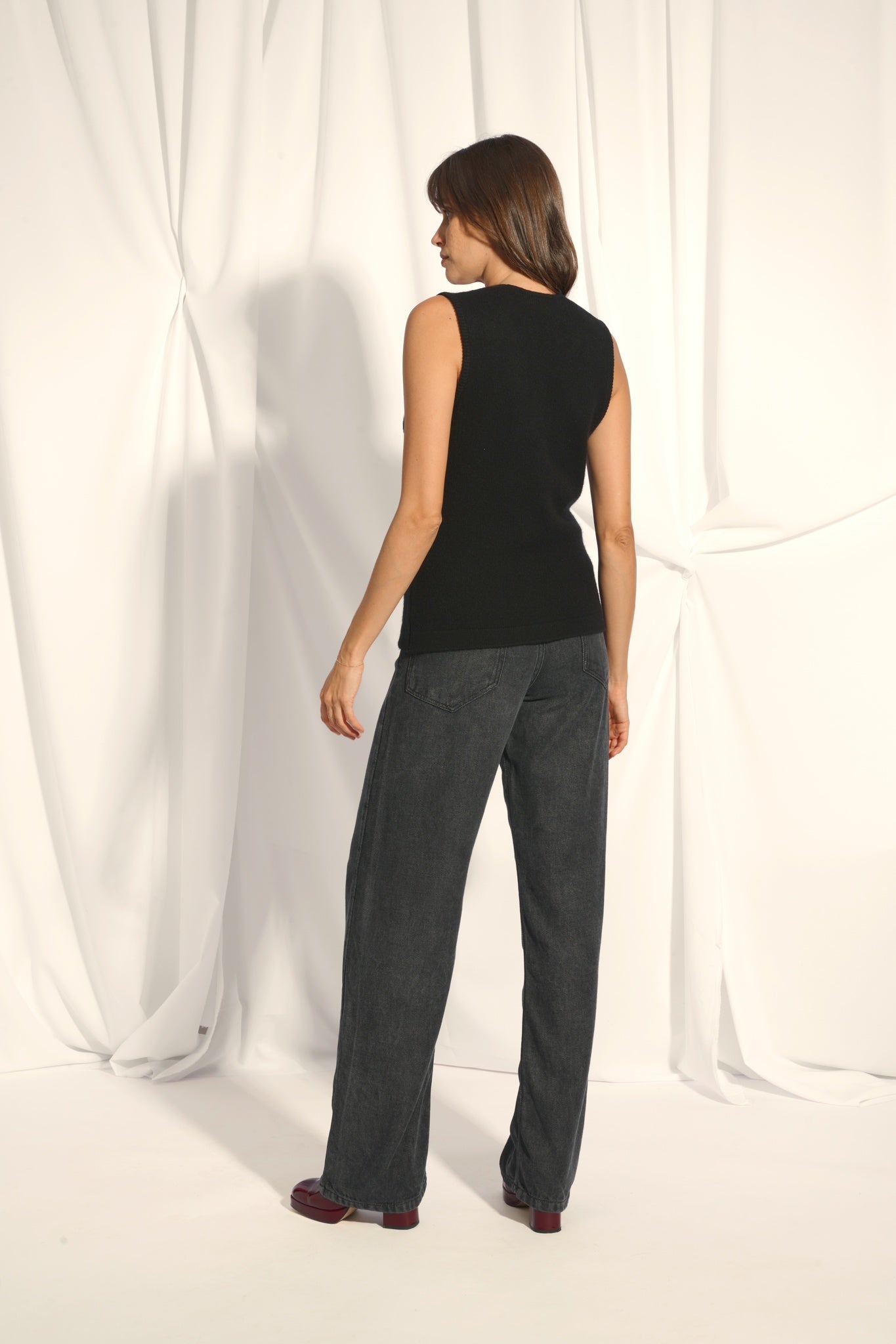 STEFAN black V-neck cardigan