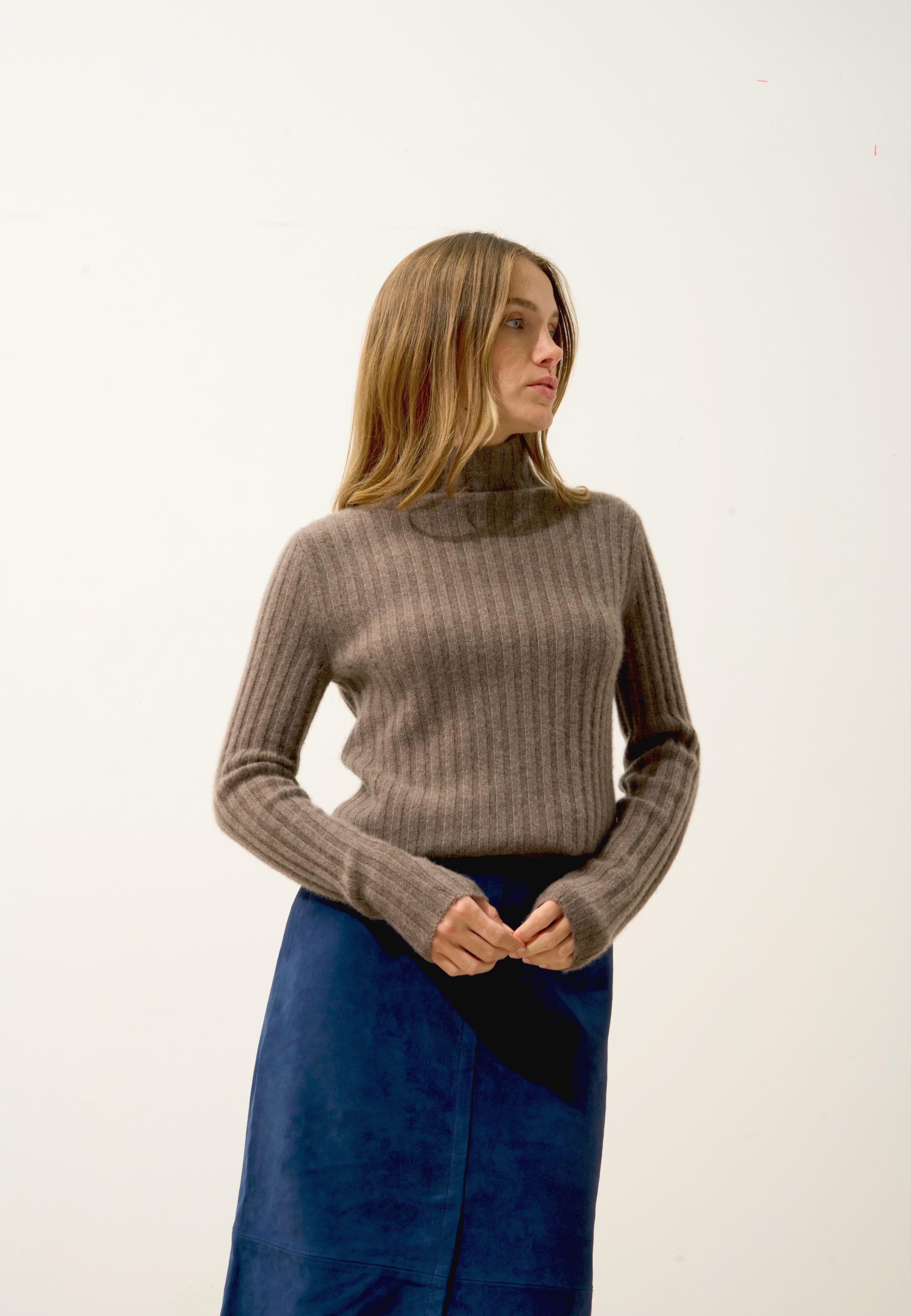 SUNNEVA mottled taupe stand-up collar sweater