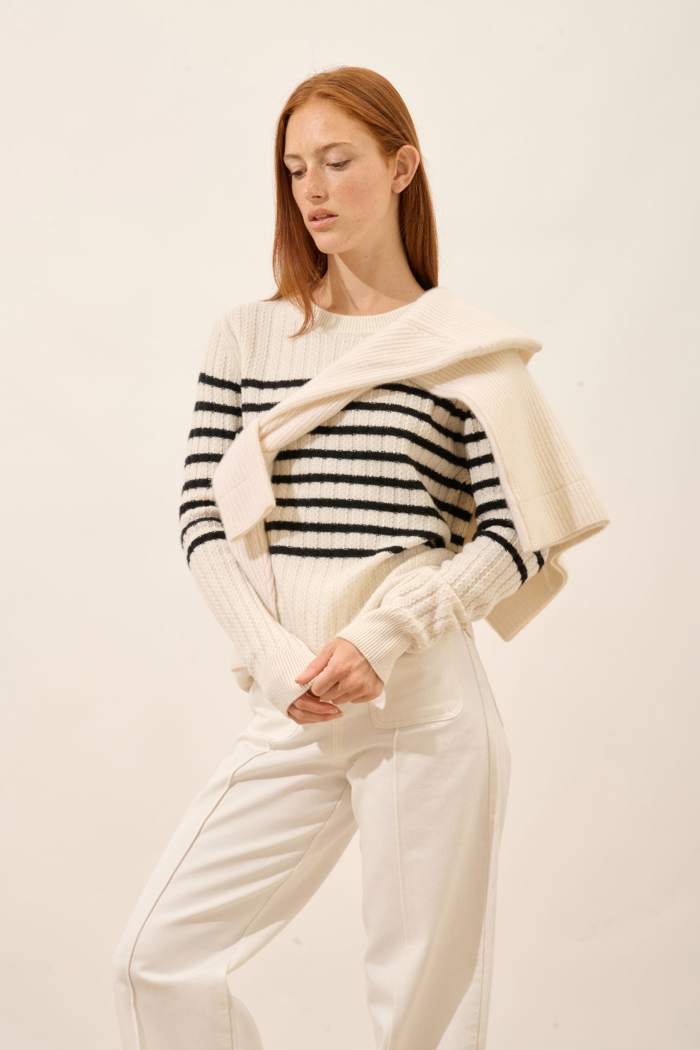 SYLVANA pull col rond 4 fils bi-color noir/ivoire