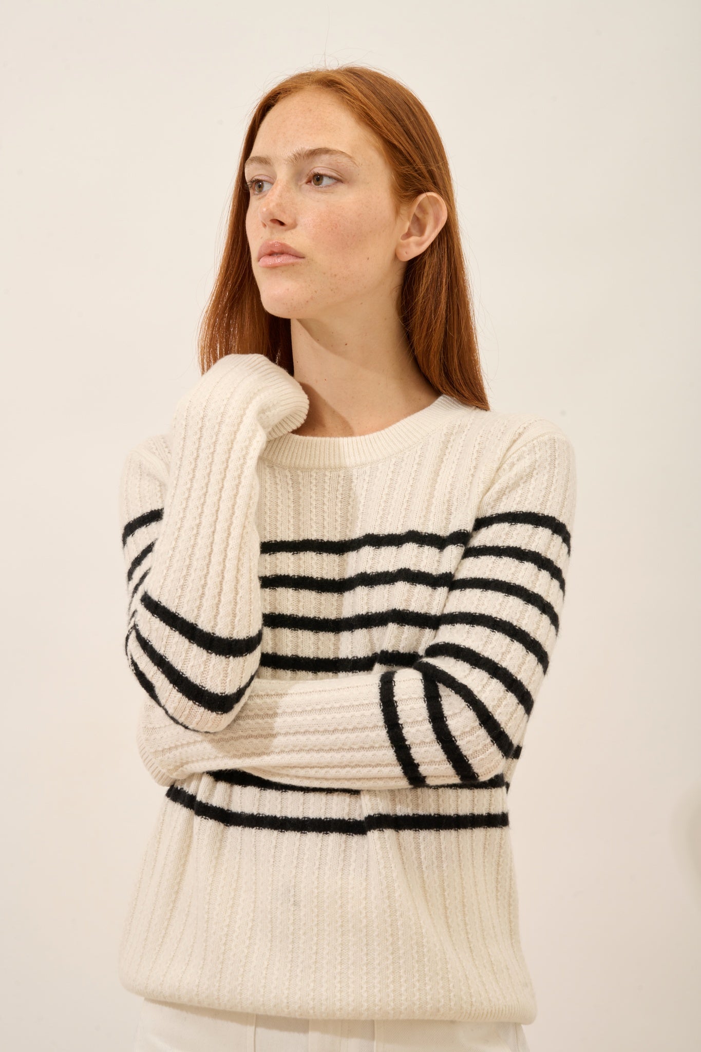 SYLVANA pull col rond 4 fils bi-color noir/ivoire