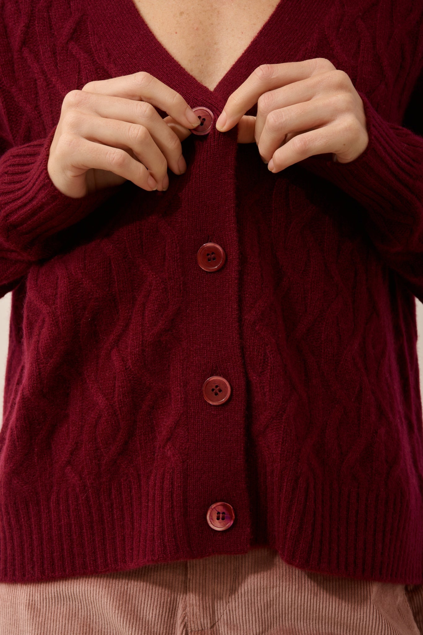 SYSTA cardigan col v 4 fils bordeaux