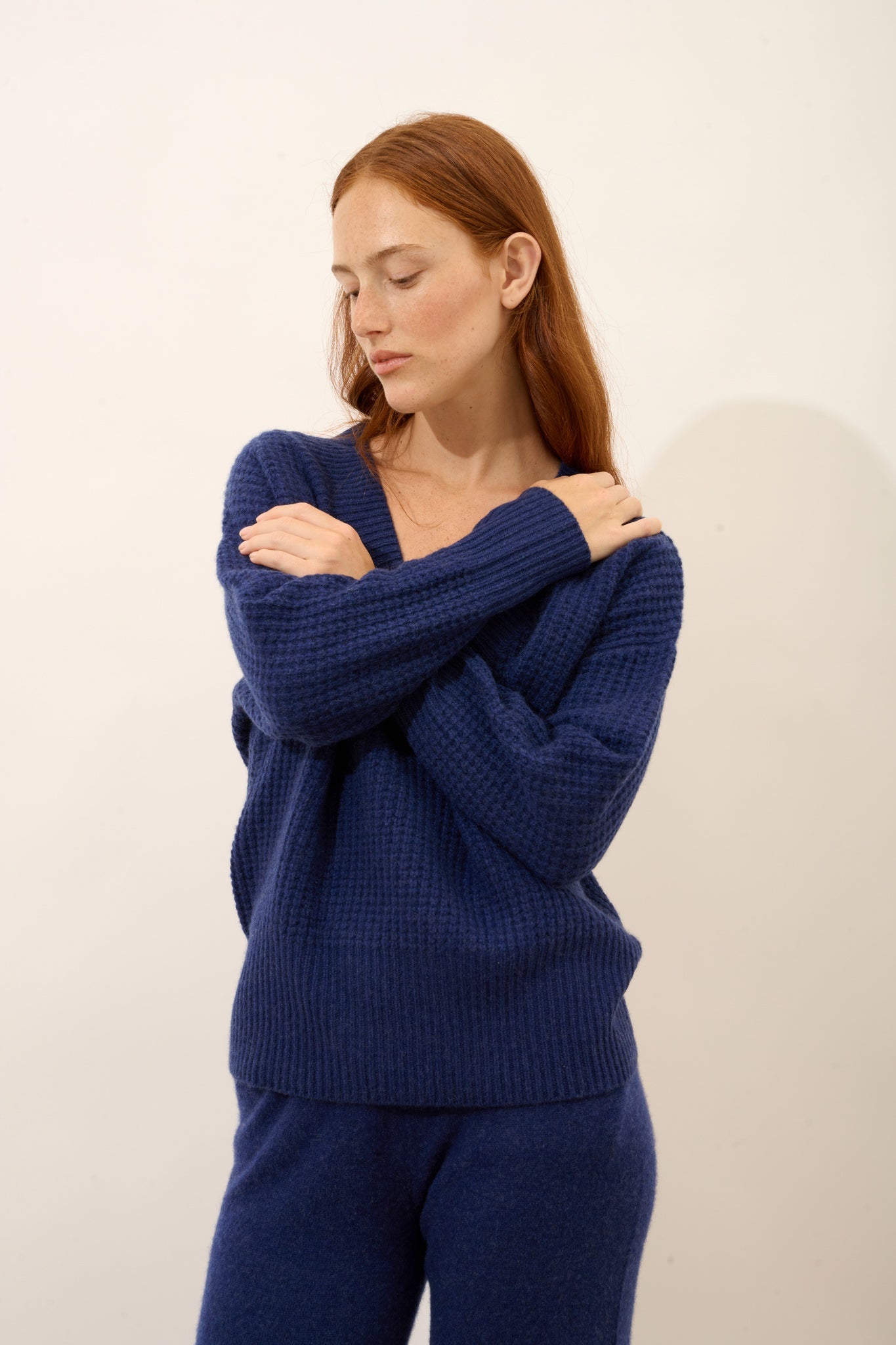 TACNA midnight blue V-neck sweater