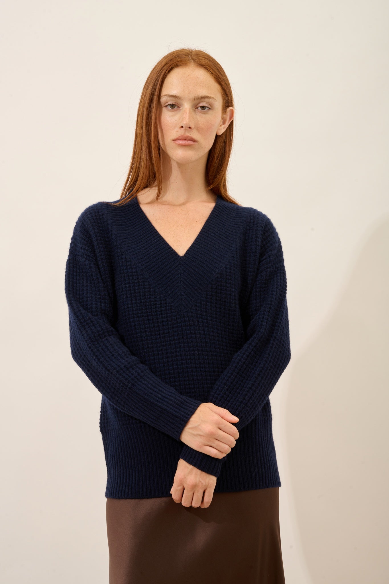 TACNA navy V-neck sweater