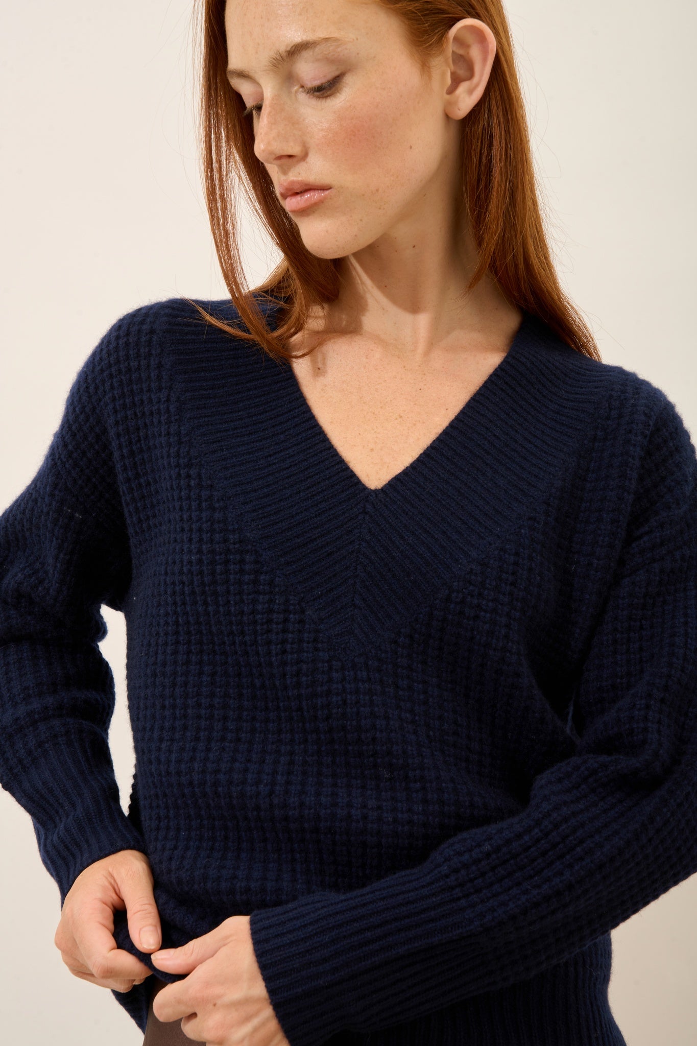 TACNA pull col v navy