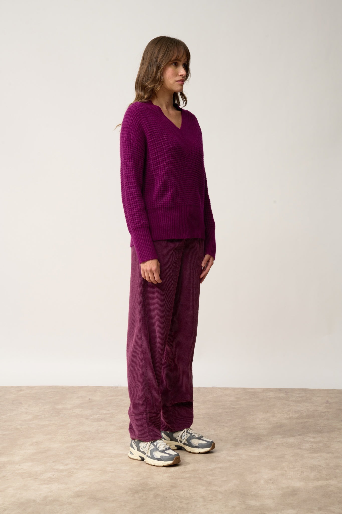TACNA plum V-neck sweater