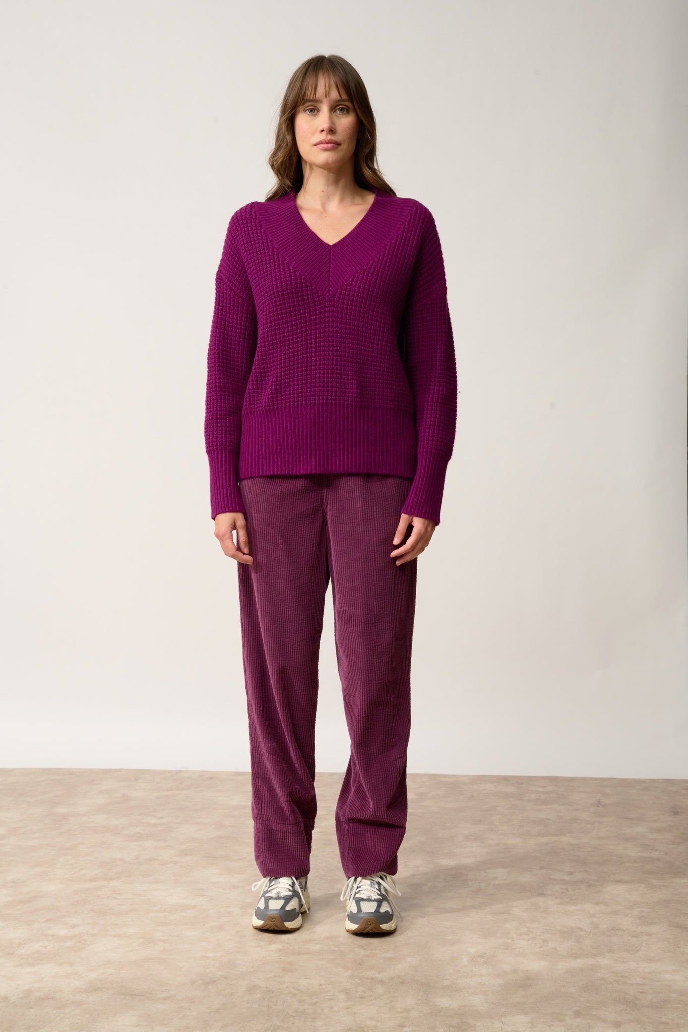 TACNA plum V-neck sweater