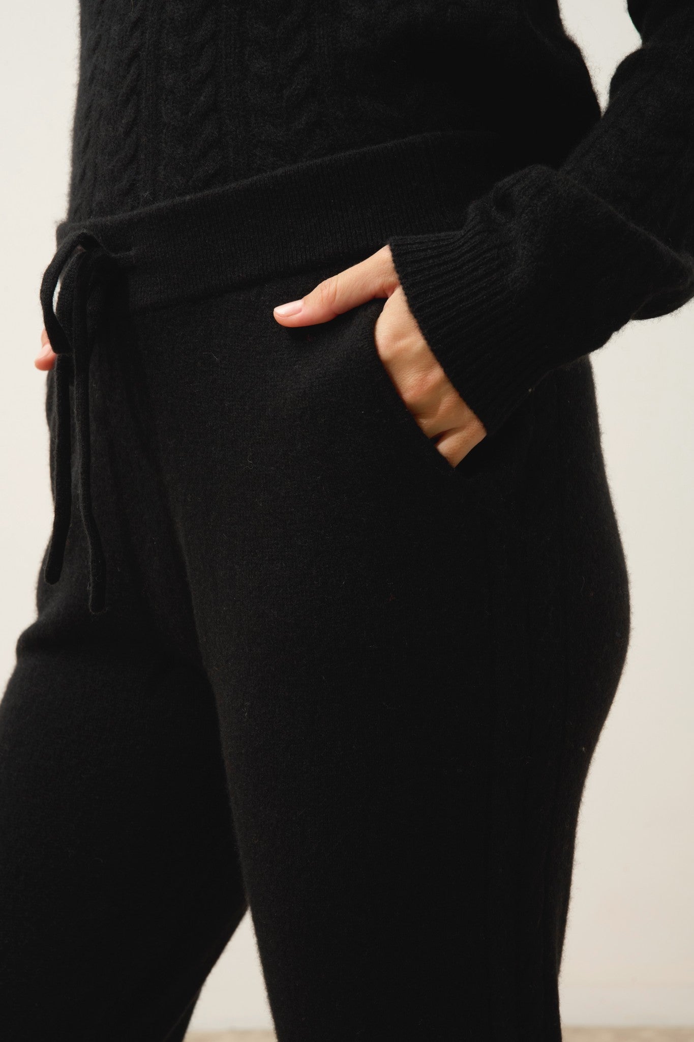 talia jogging noir 100% cachemire