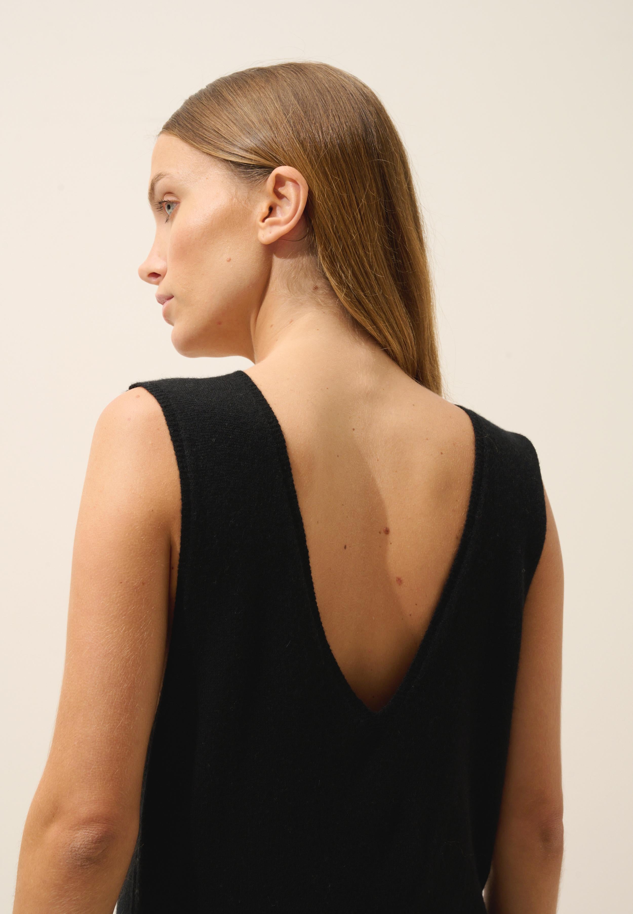 TESSA black v-neck dress