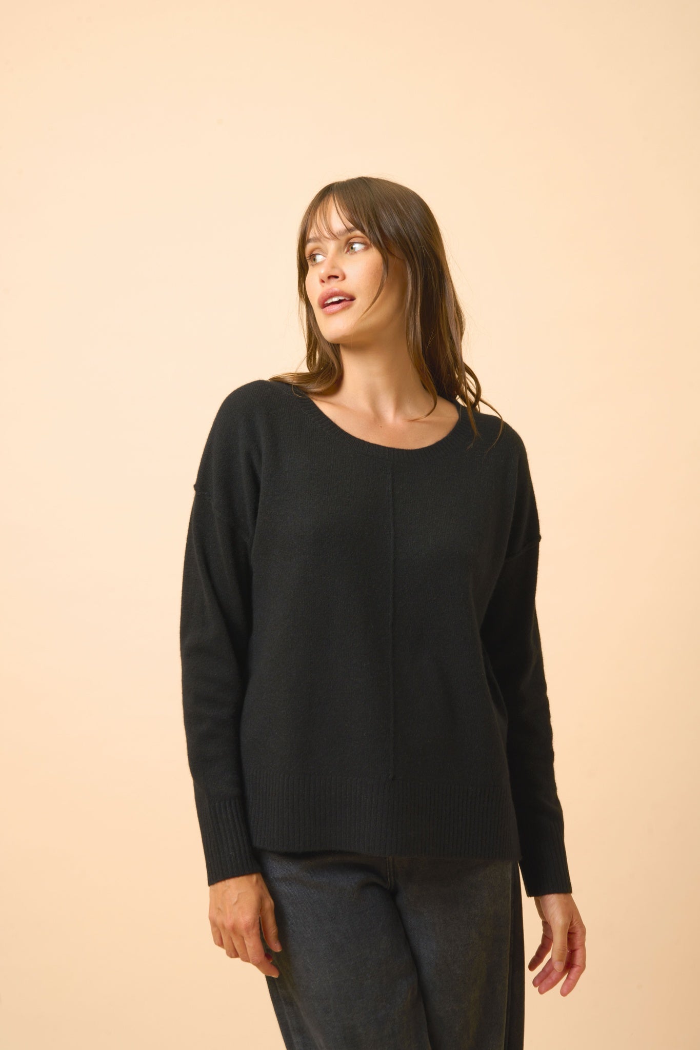 TESS pull col rond noir