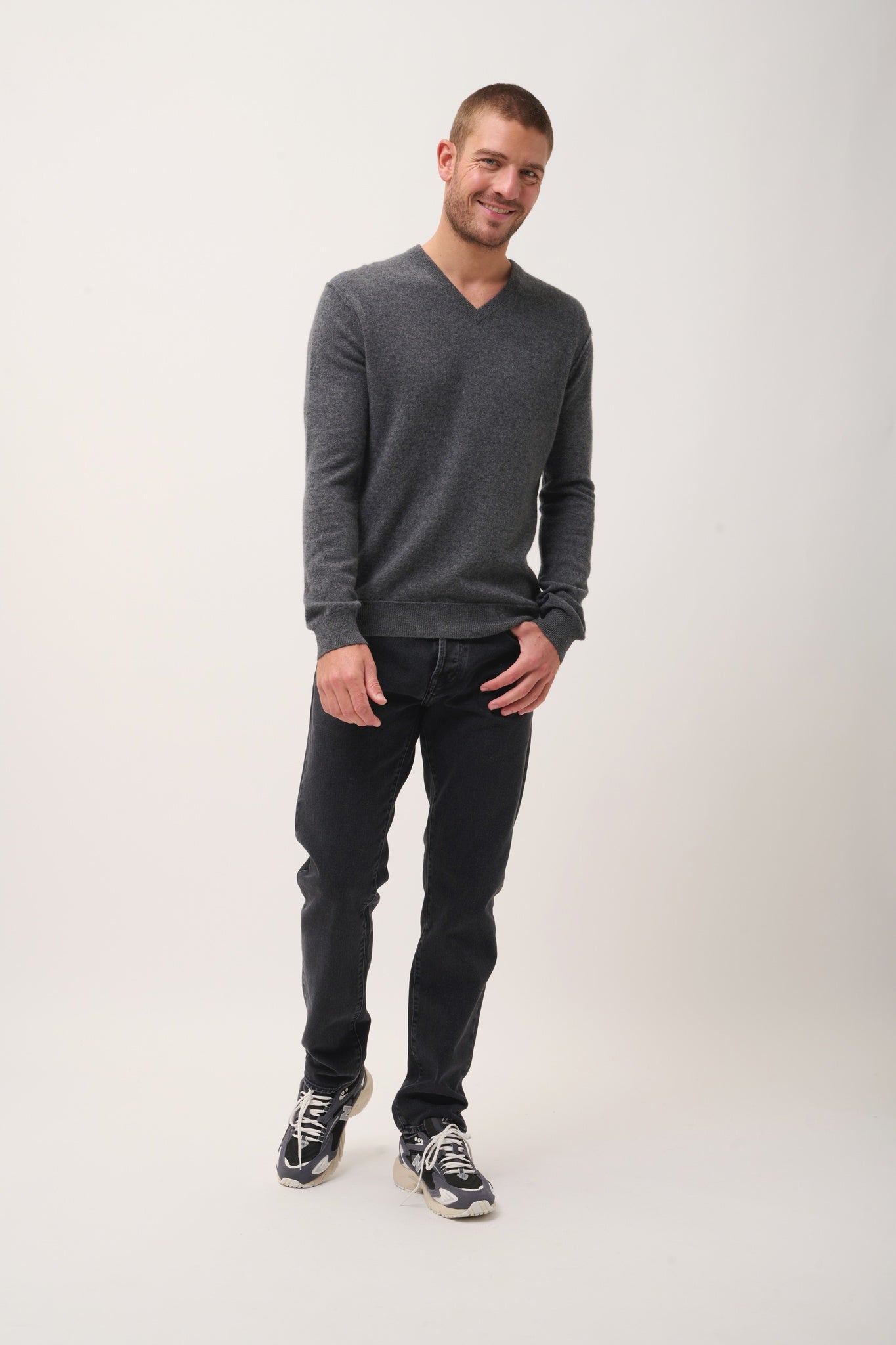 TOM v-neck sweater anthracite mottled