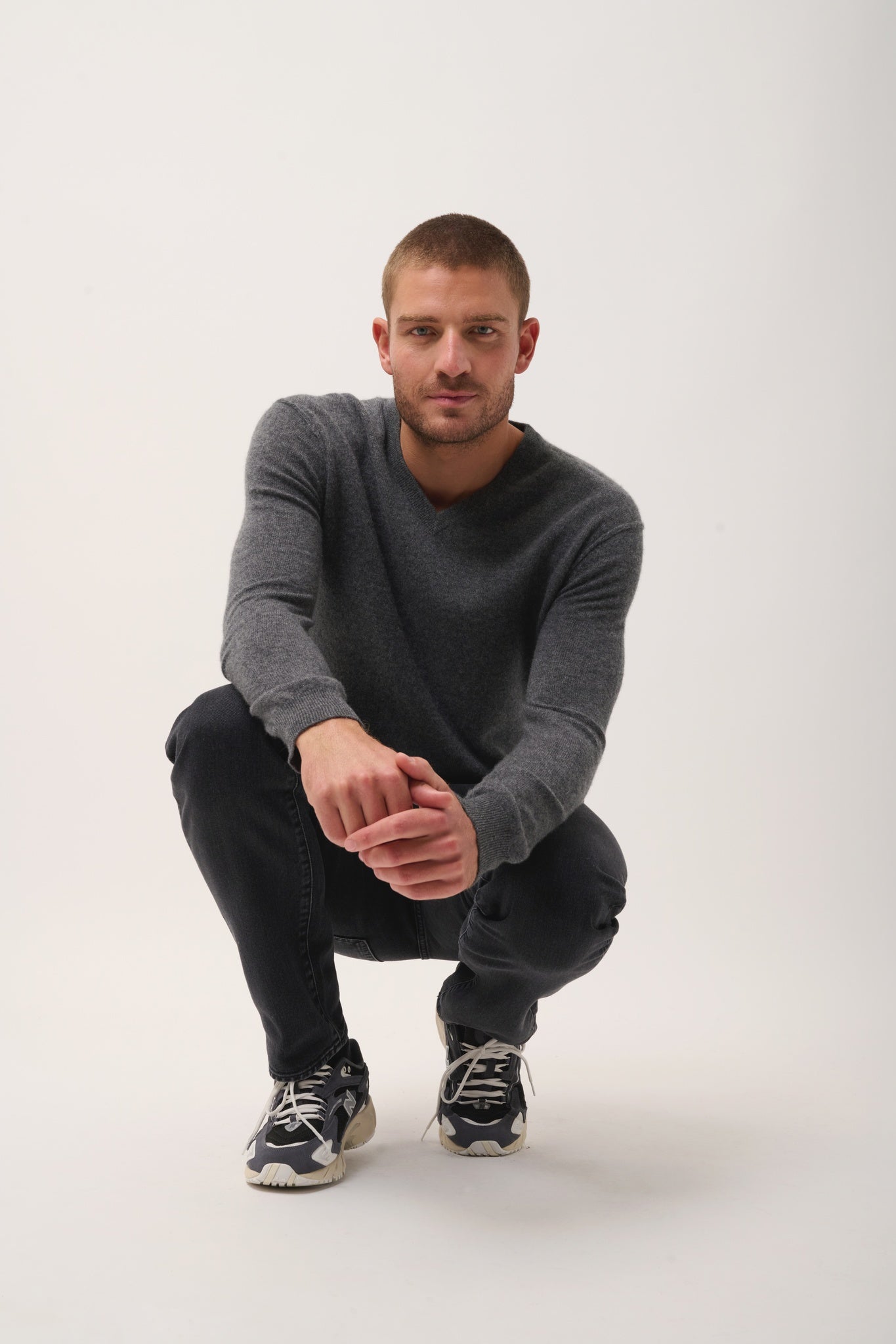 TOM v-neck sweater anthracite mottled