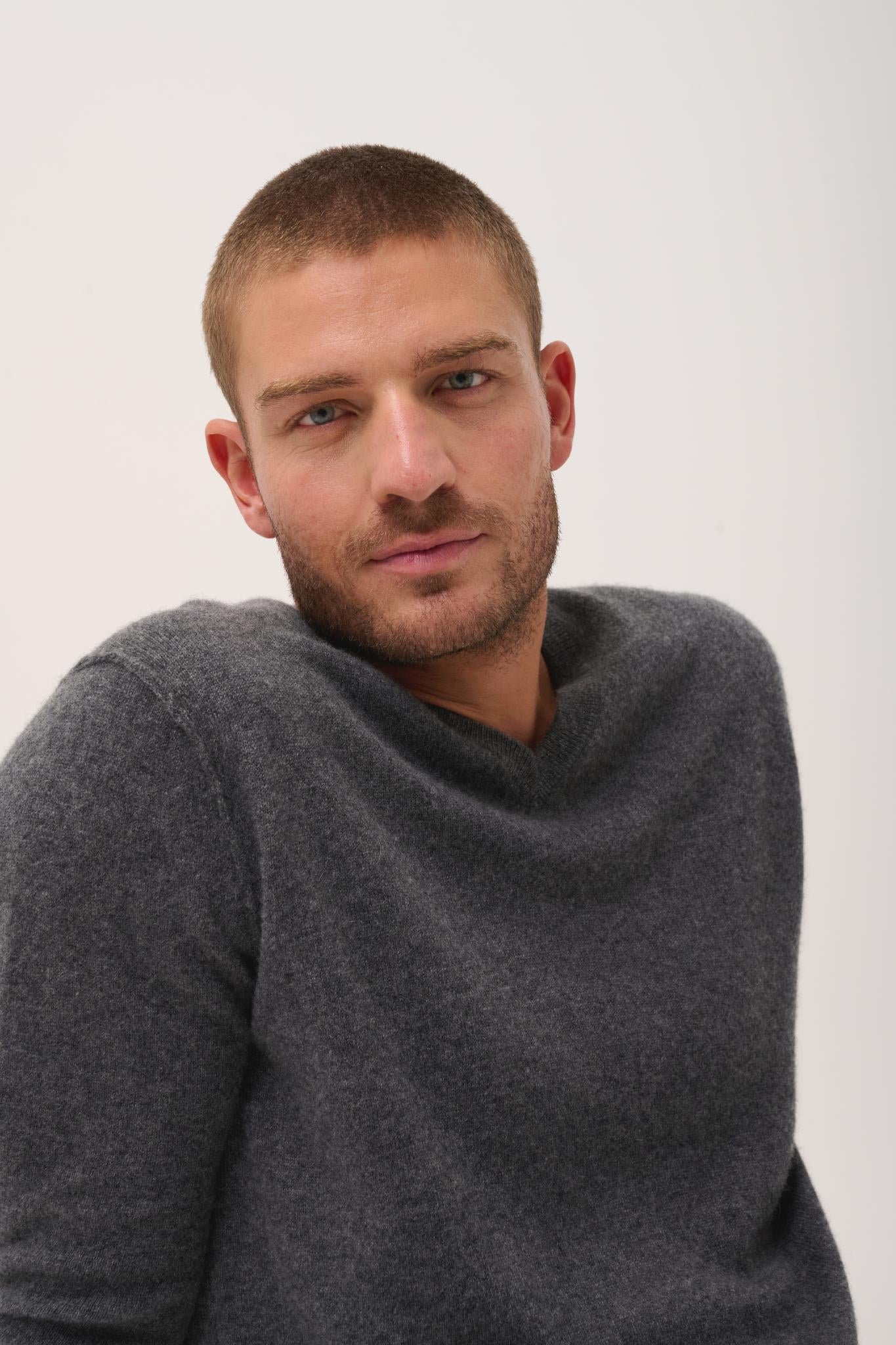 TOM v-neck sweater anthracite mottled