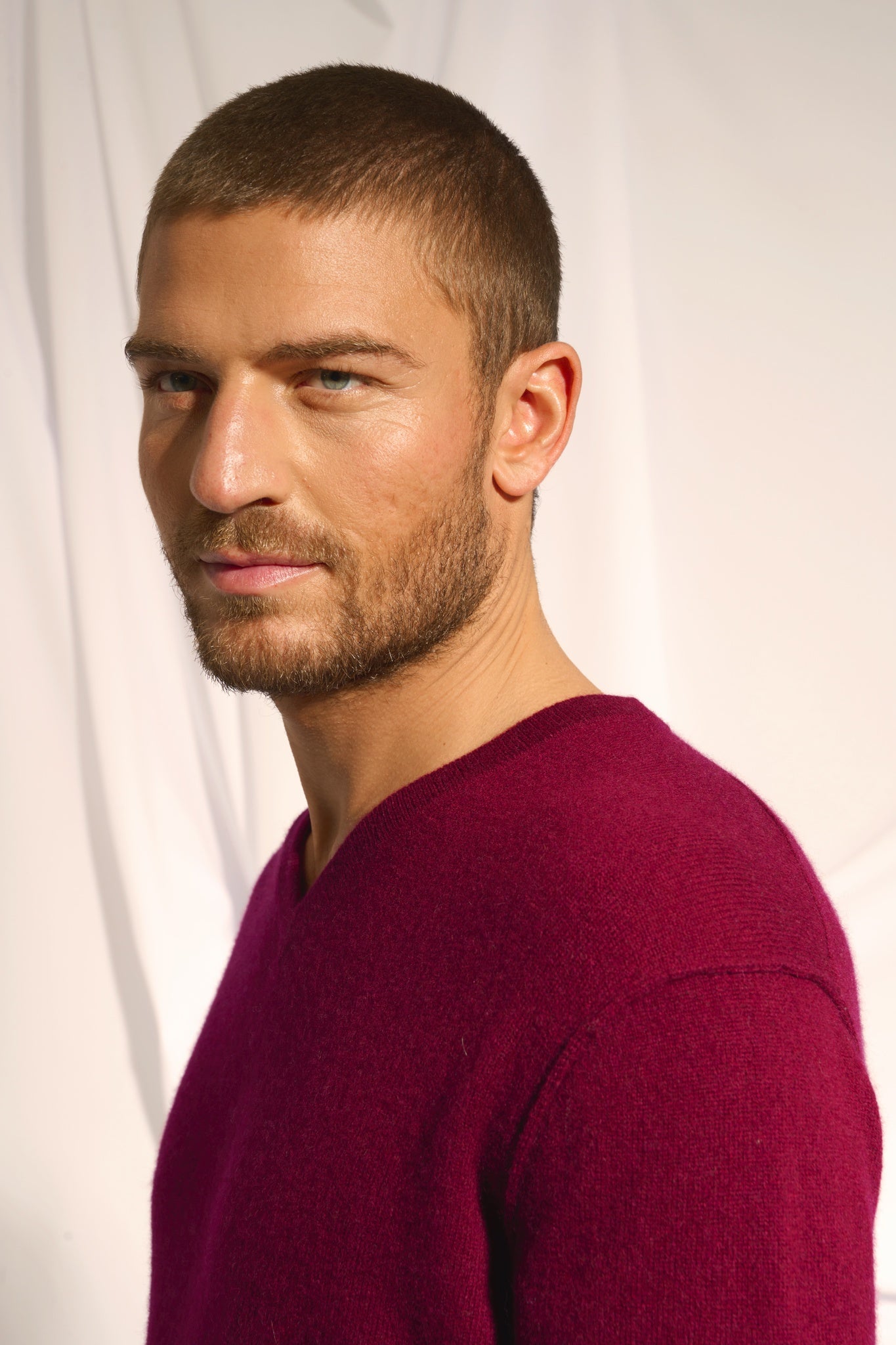 TOM pull col v bordeaux