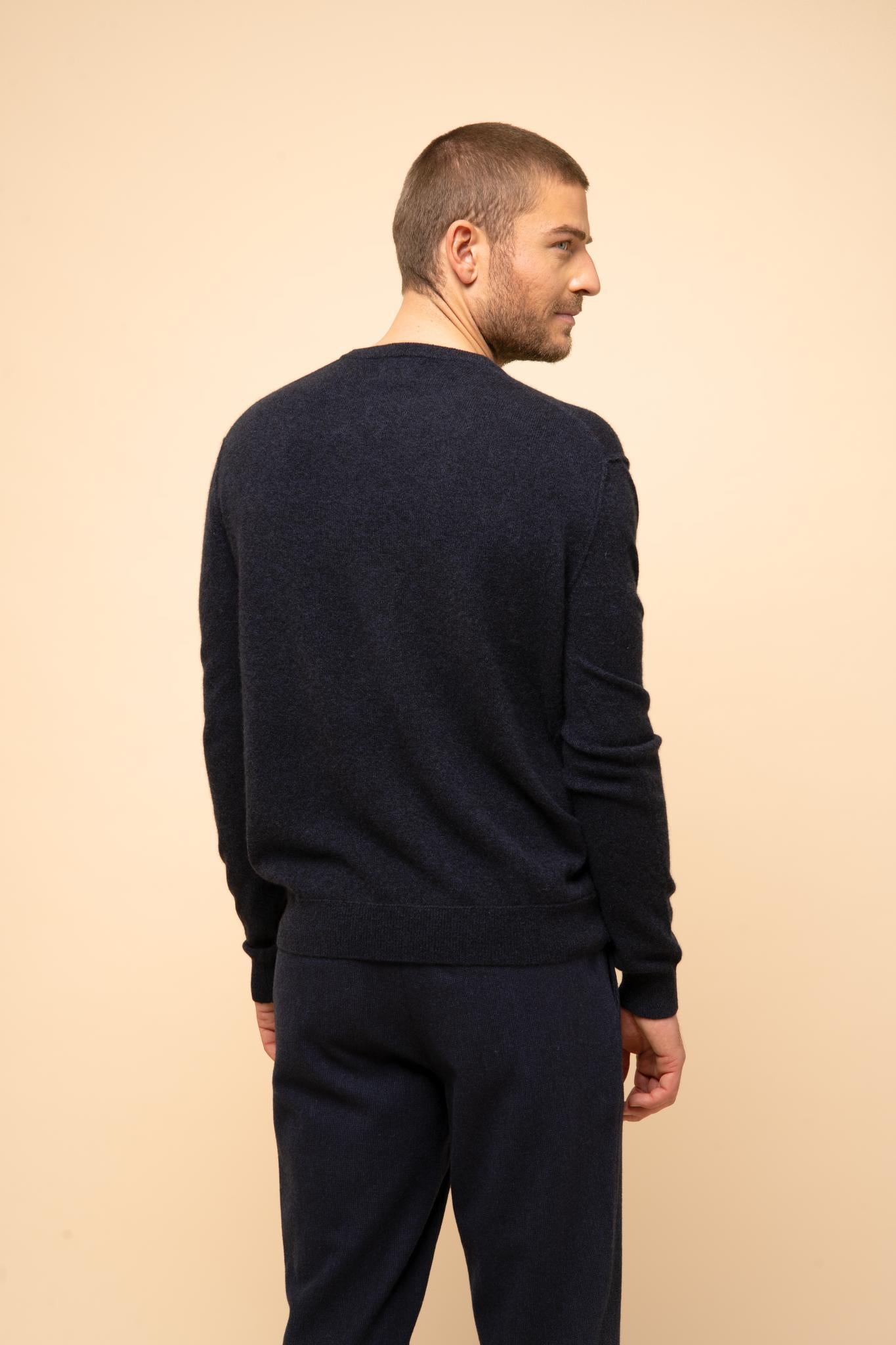 TOM v-neck sweater caviar