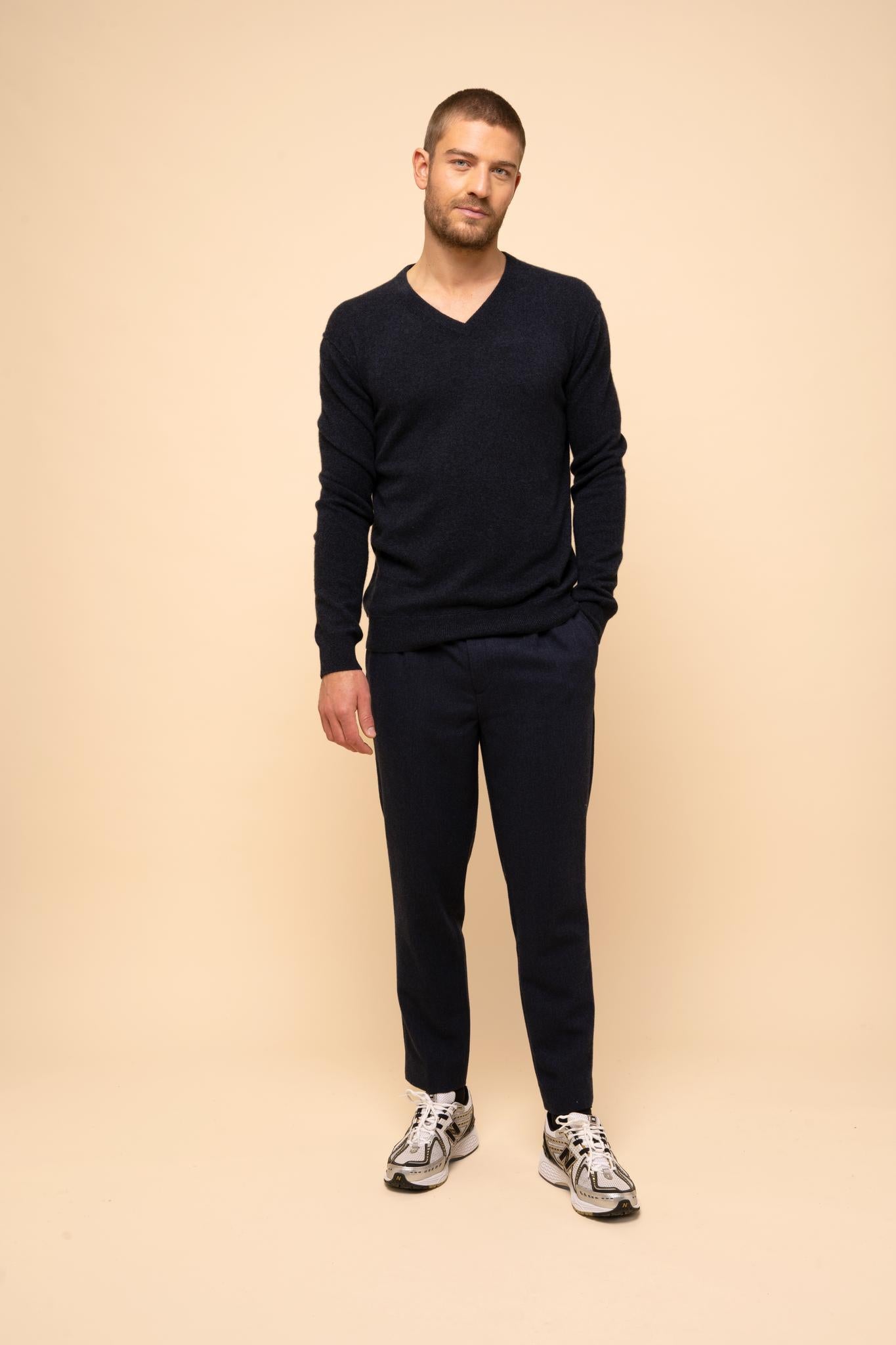 TOM v-neck sweater caviar